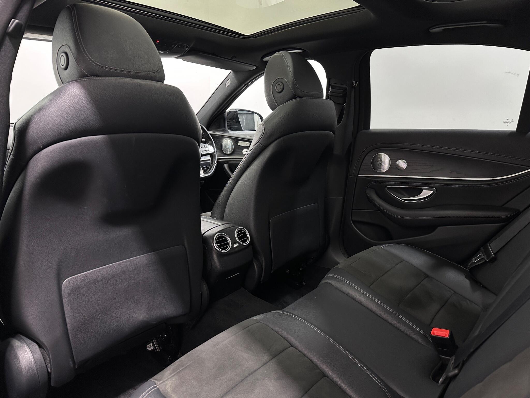 Mercedes-Benz E-Class view 37