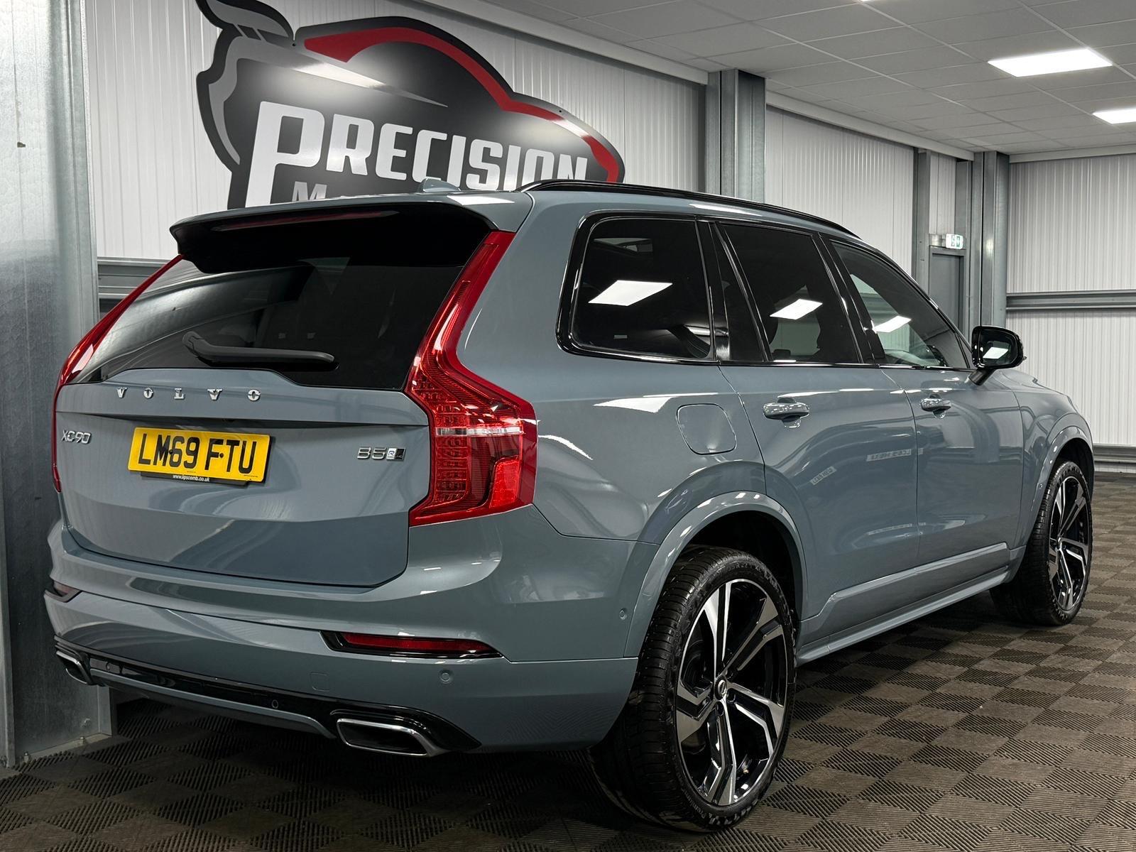 Volvo XC90 view 13