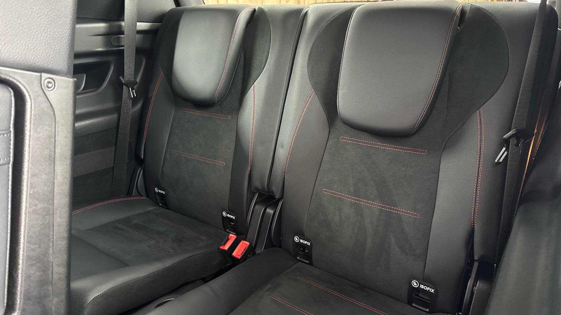 Mercedes-Benz Eqb 300 view 17