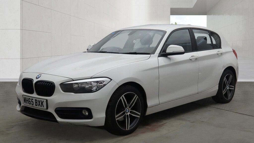 BMW 1 Series view 3