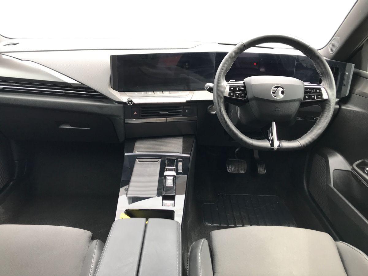 Vauxhall Astra view 4