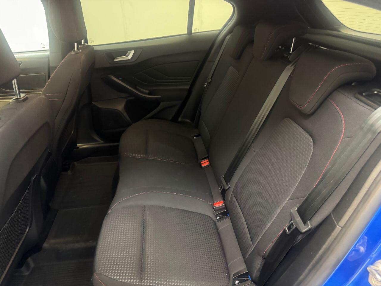 Ford Focus view 51