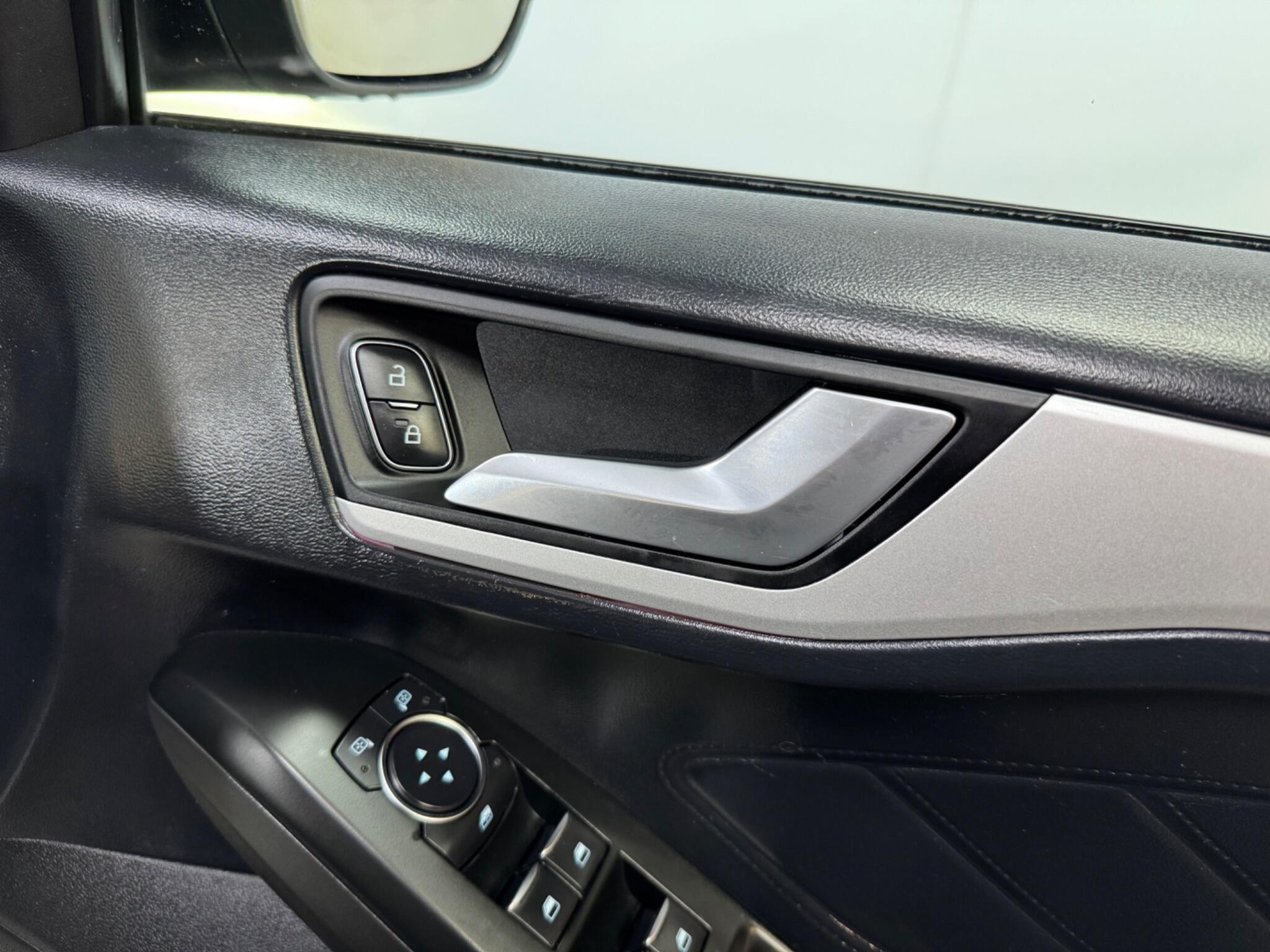 Ford Focus view 28