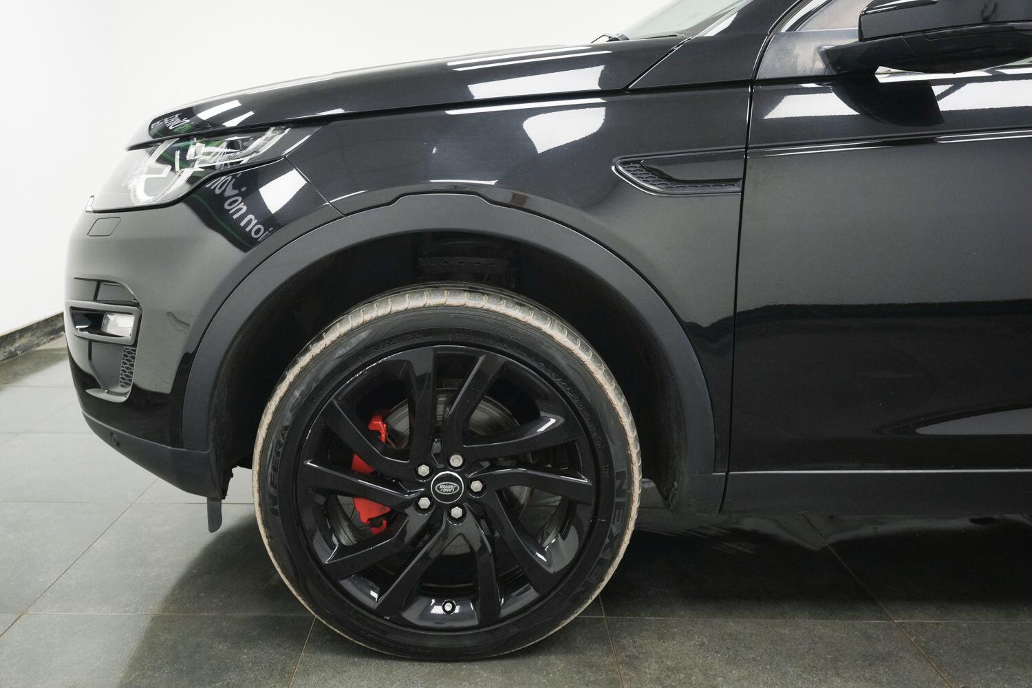 Land Rover Discovery Sport view 6