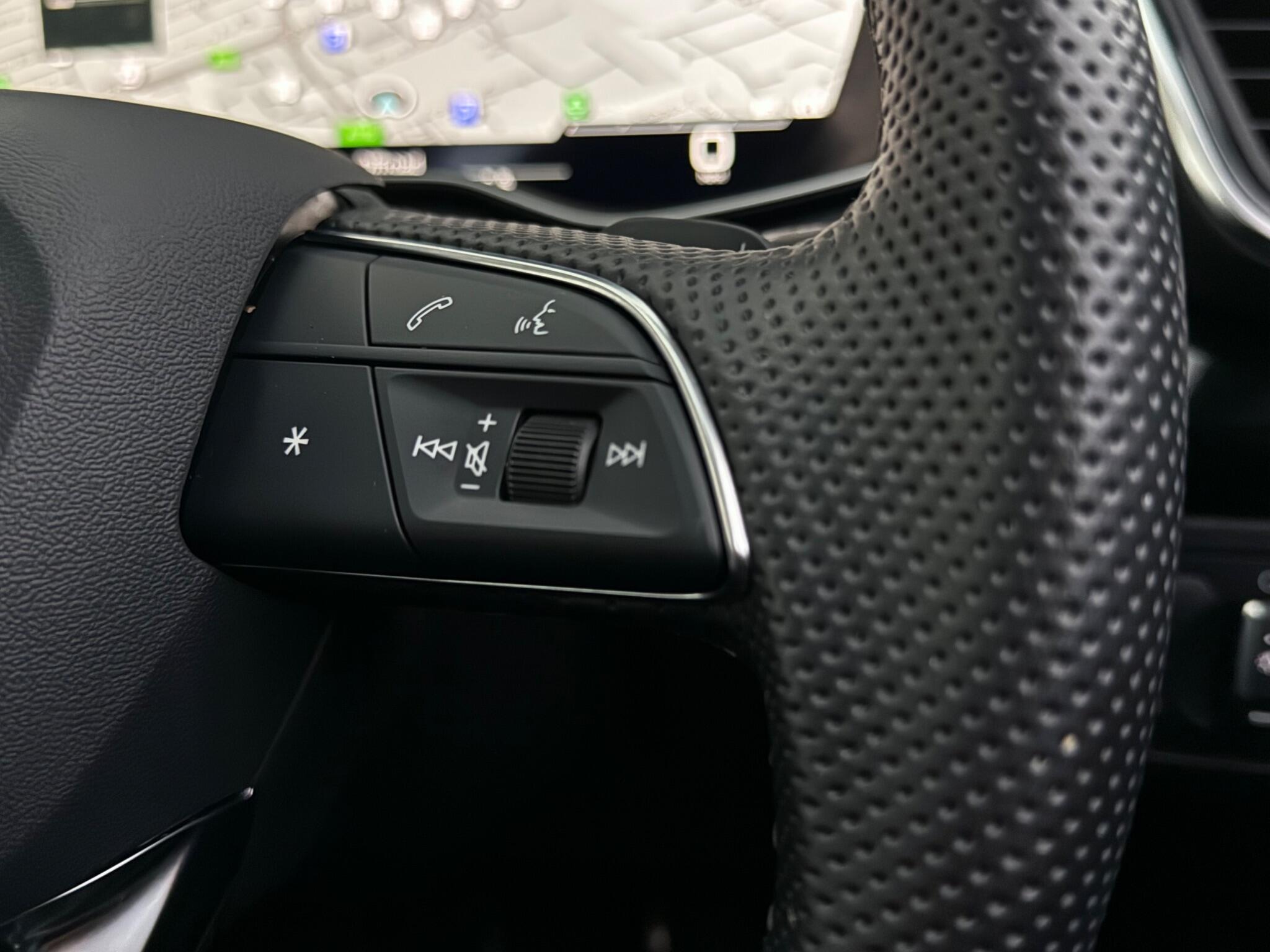 Audi Q5 view 17
