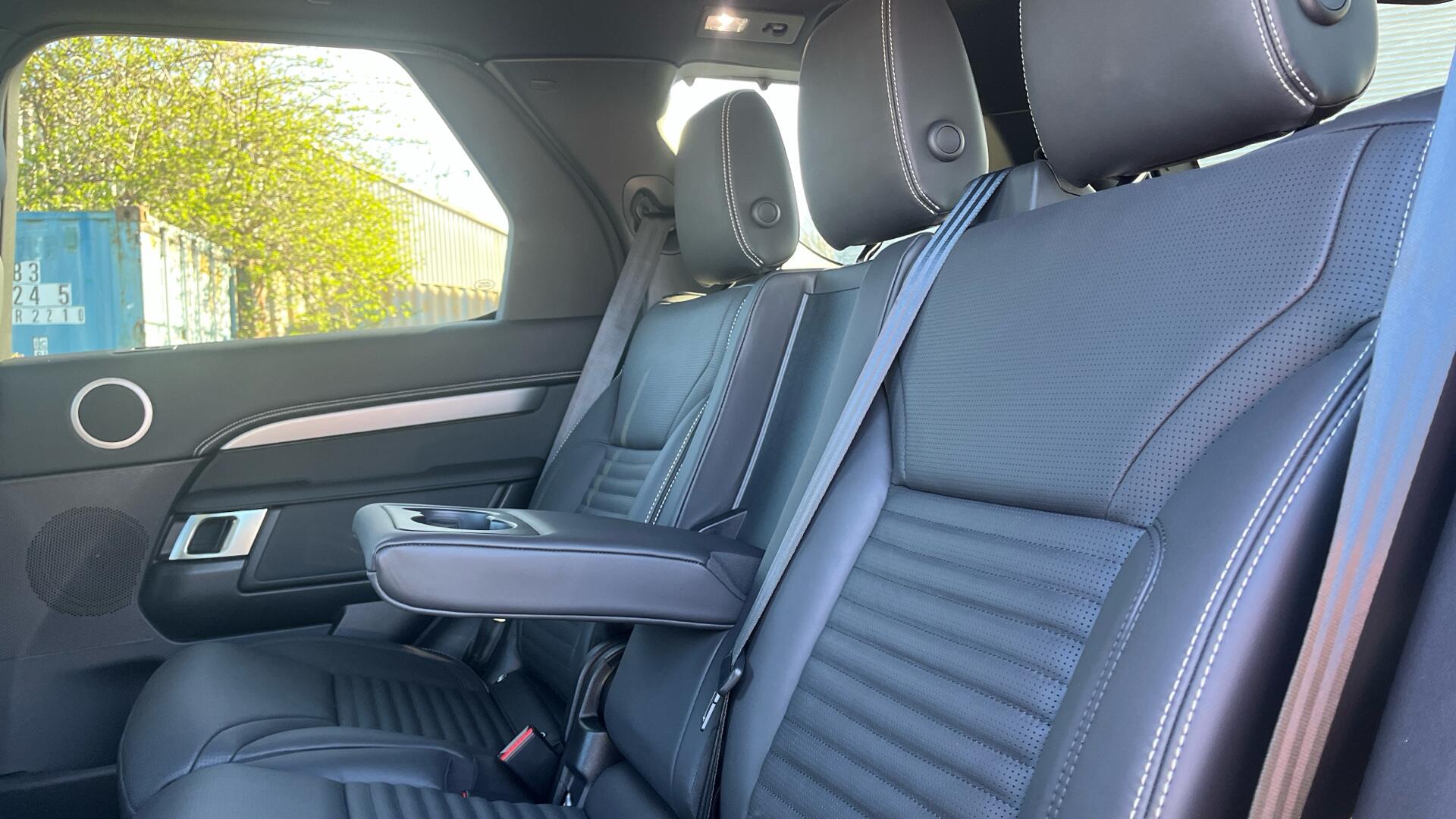 Land Rover Discovery view 27