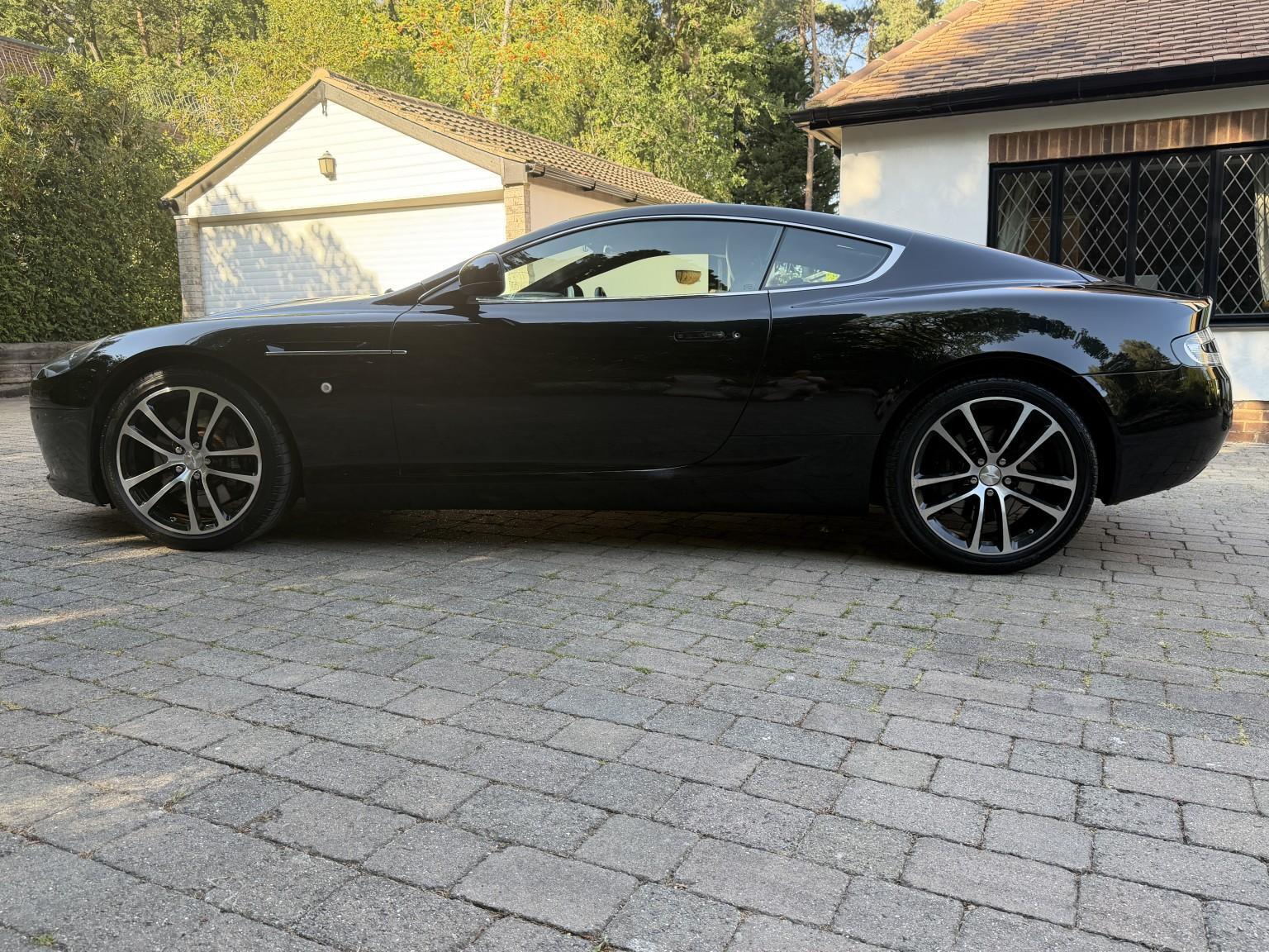 Aston Martin DB9 view 4
