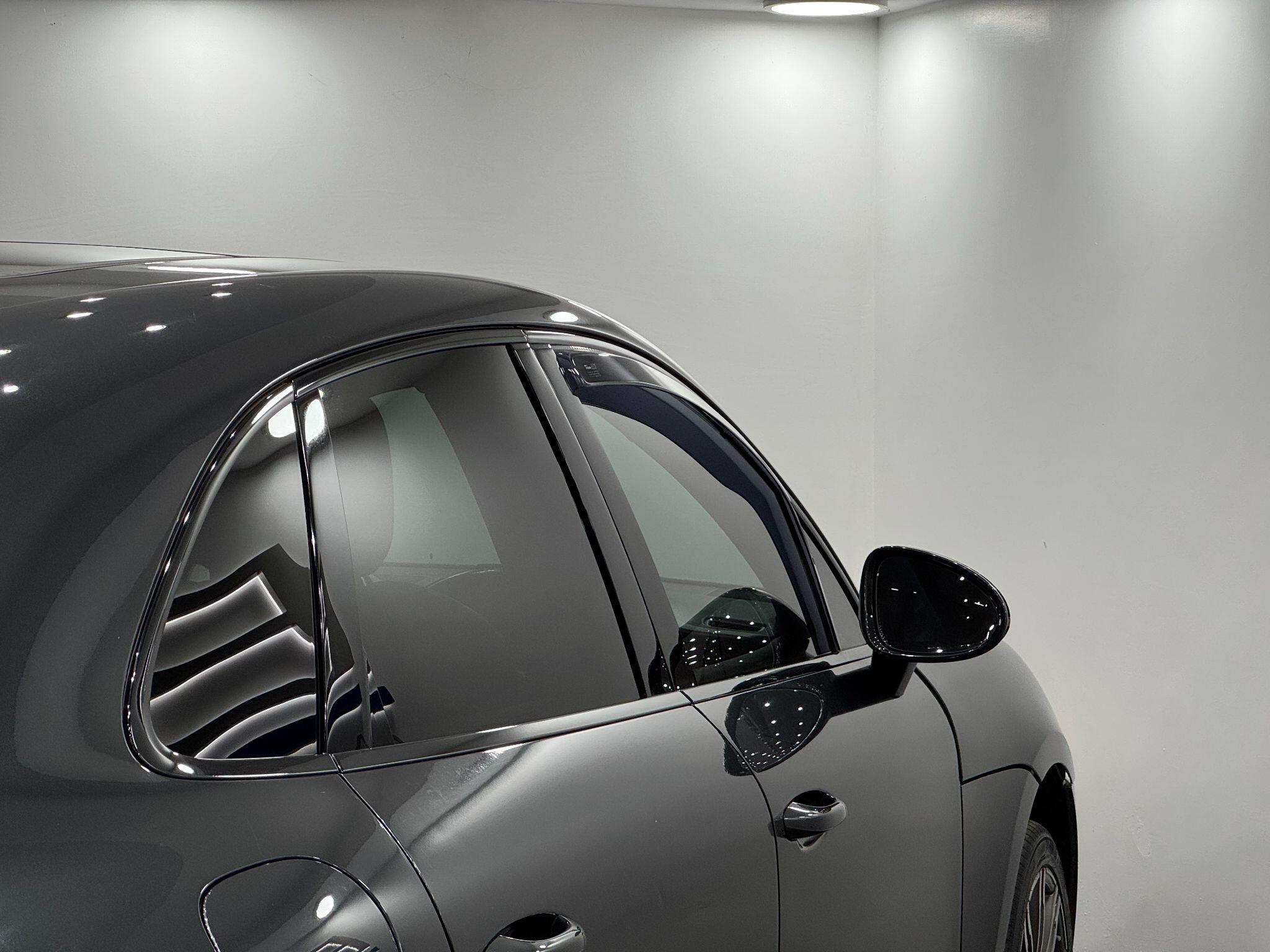 Porsche Macan view 24