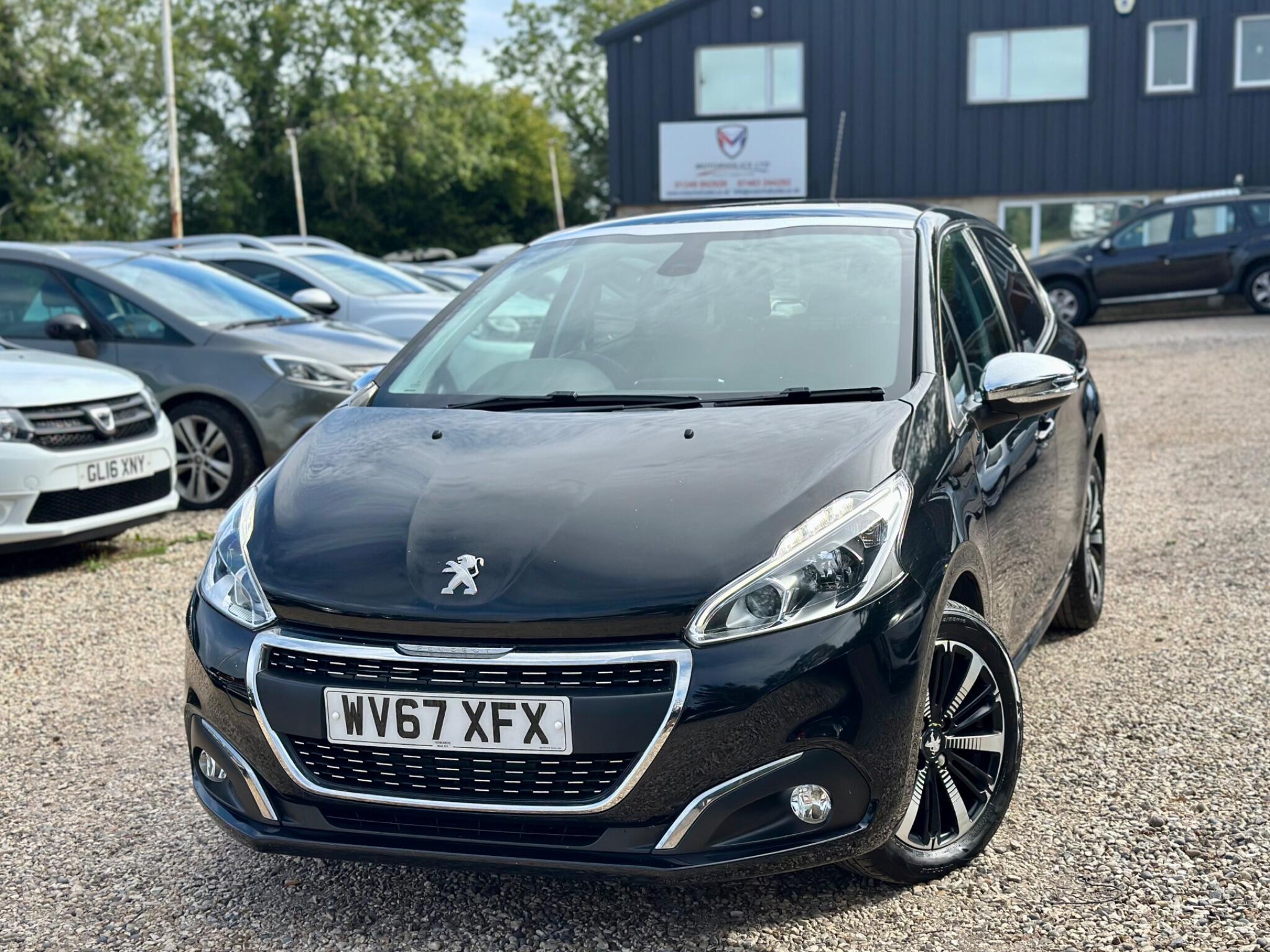 Peugeot 208 view 3
