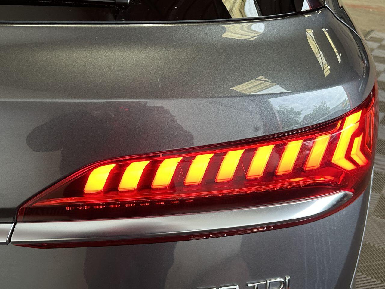 Audi Q7 view 22