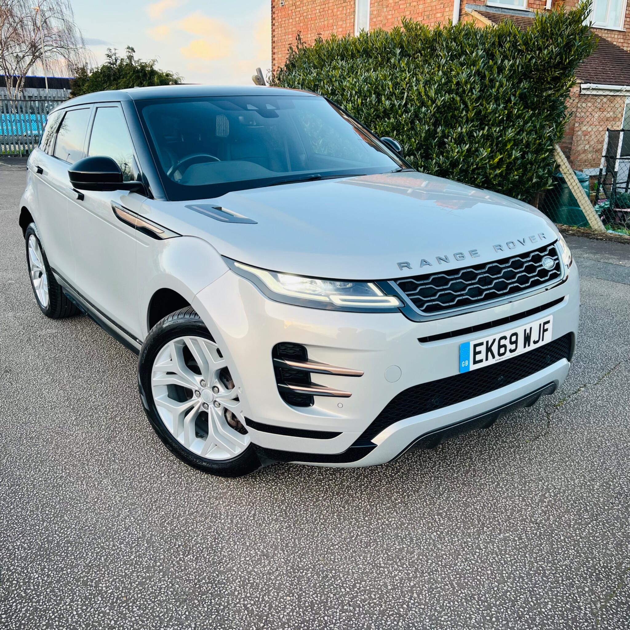 Land Rover Range Rover Evoque view 2