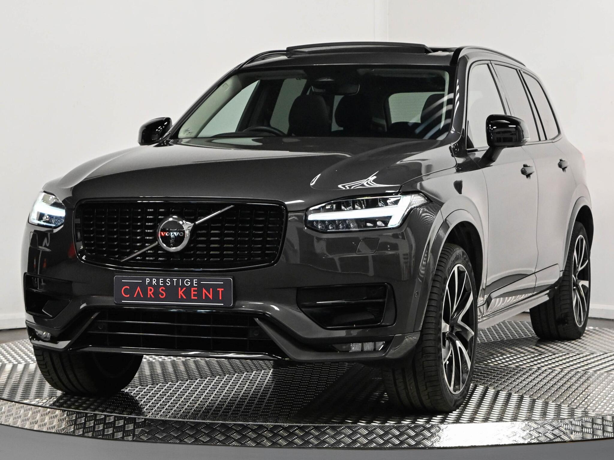 Volvo XC90 view 6