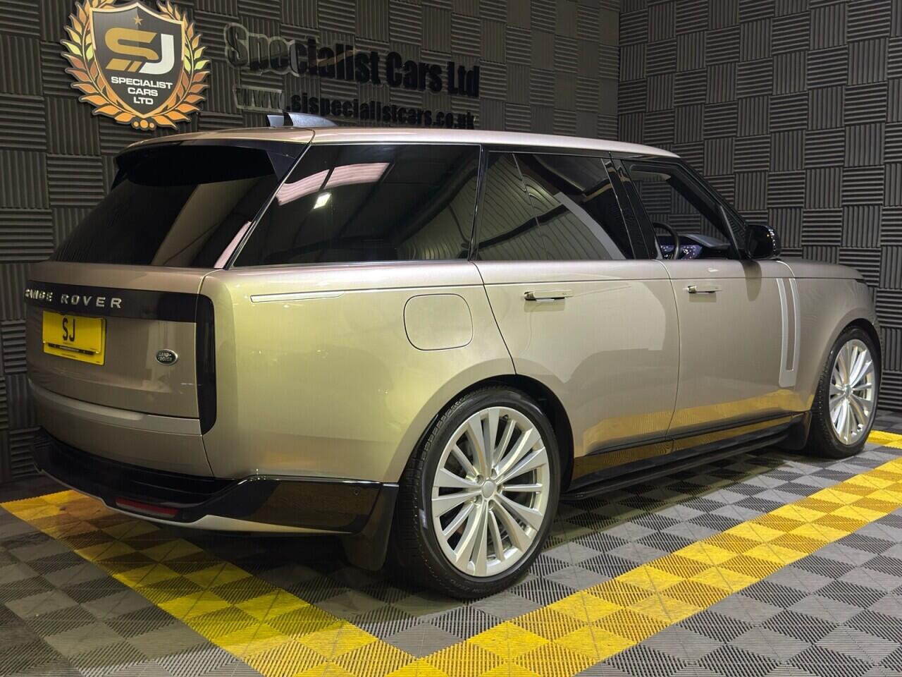 Land Rover Range Rover view 5