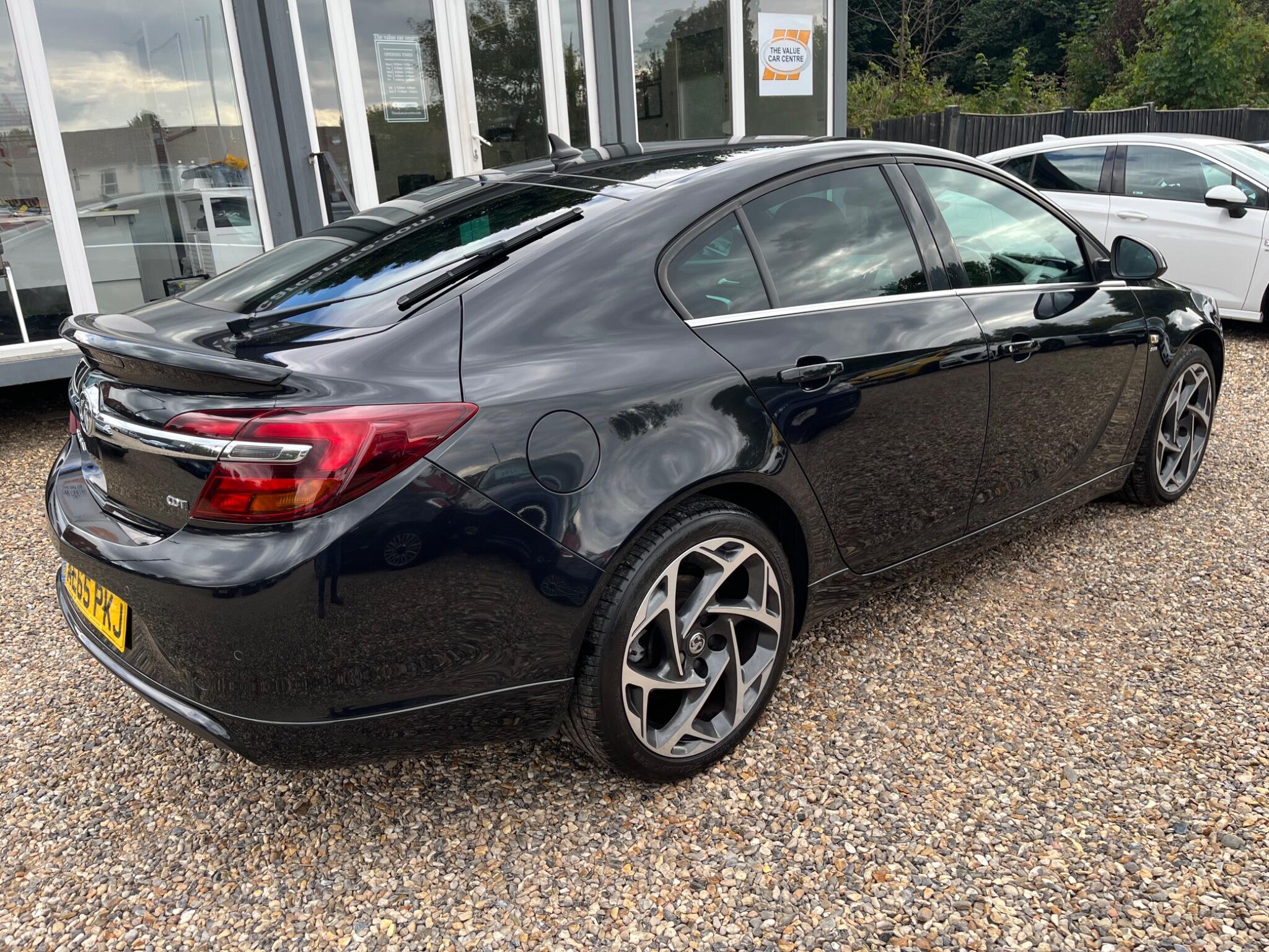 Vauxhall Insignia view 4