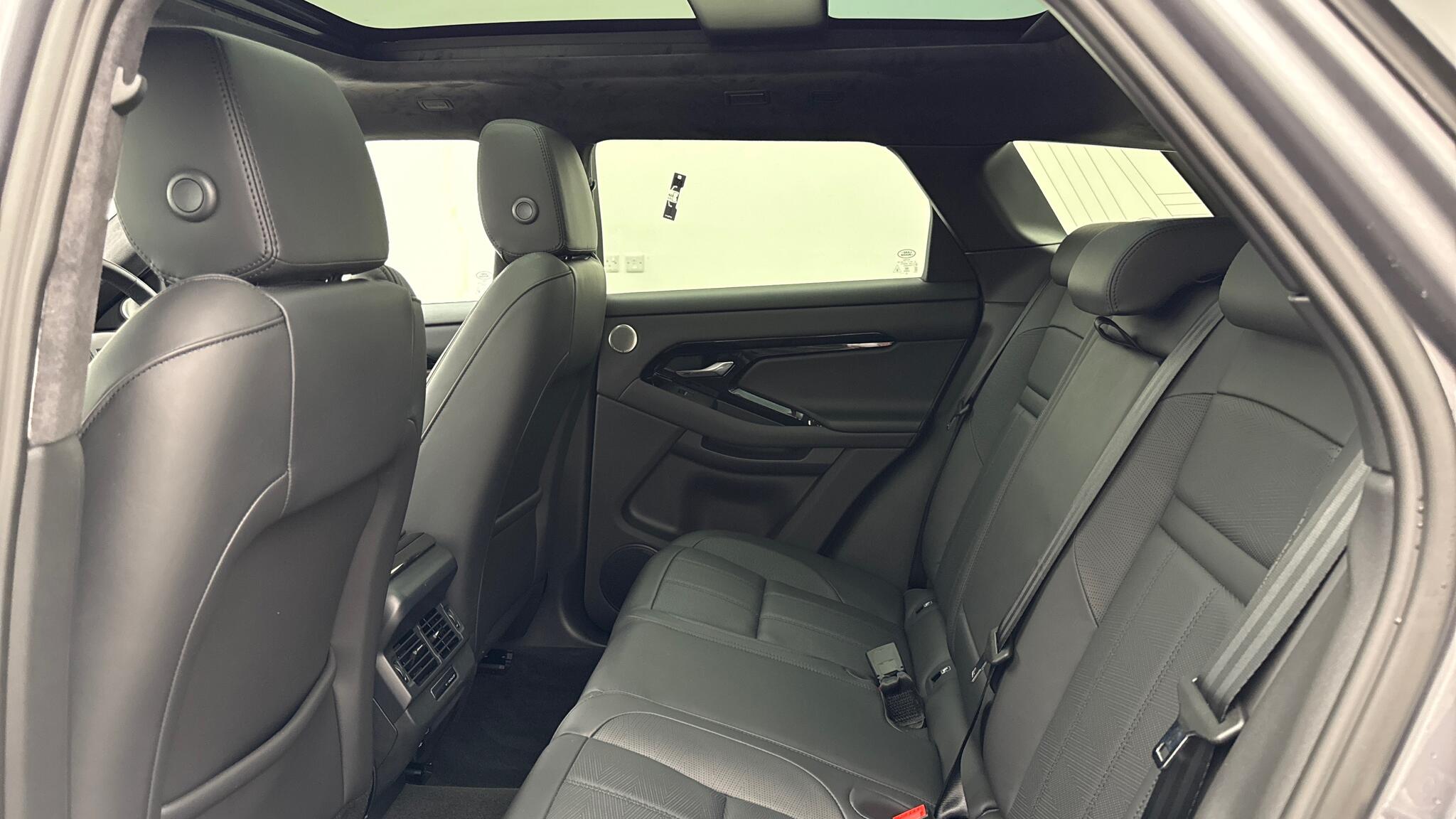 Land Rover Range Rover Evoque view 4
