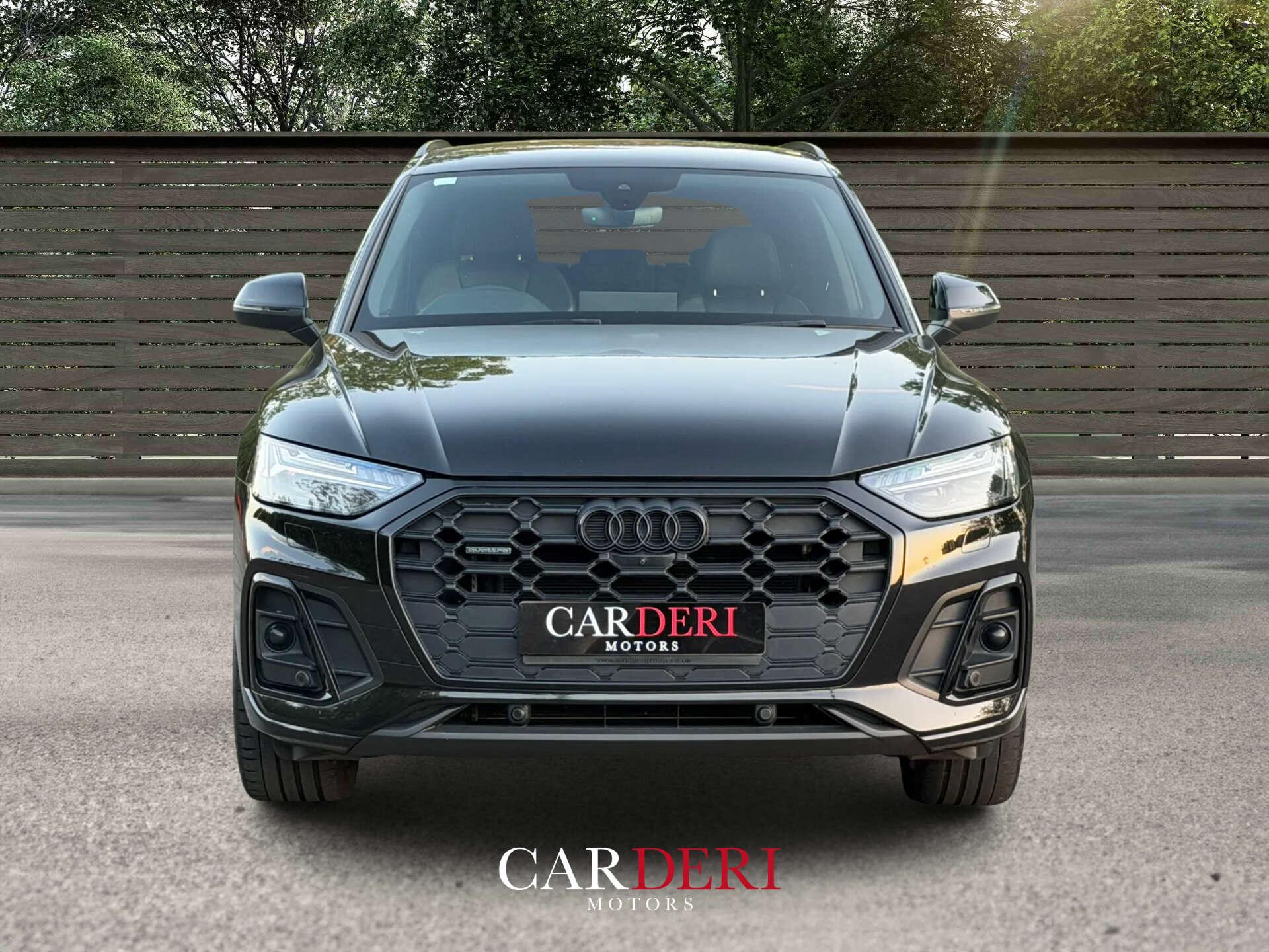 Audi Q5 view 10