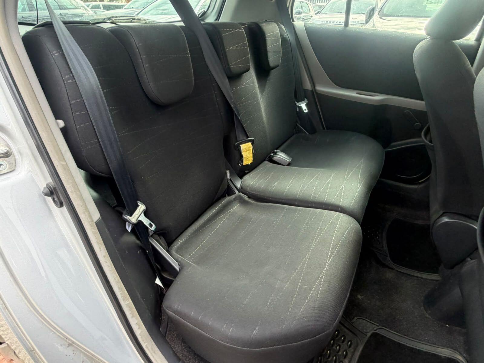 Toyota Yaris view 13