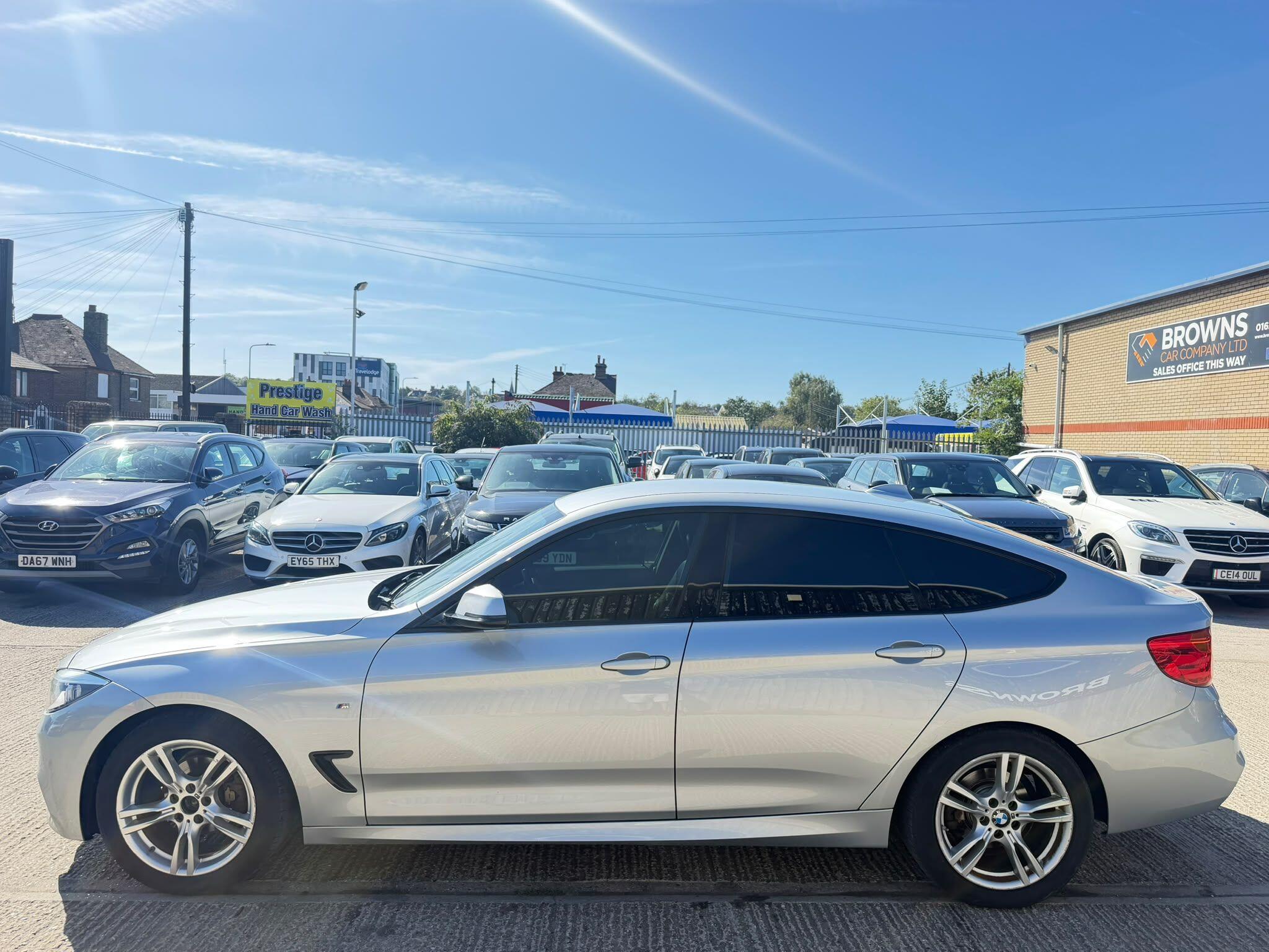BMW 3 Series view 5