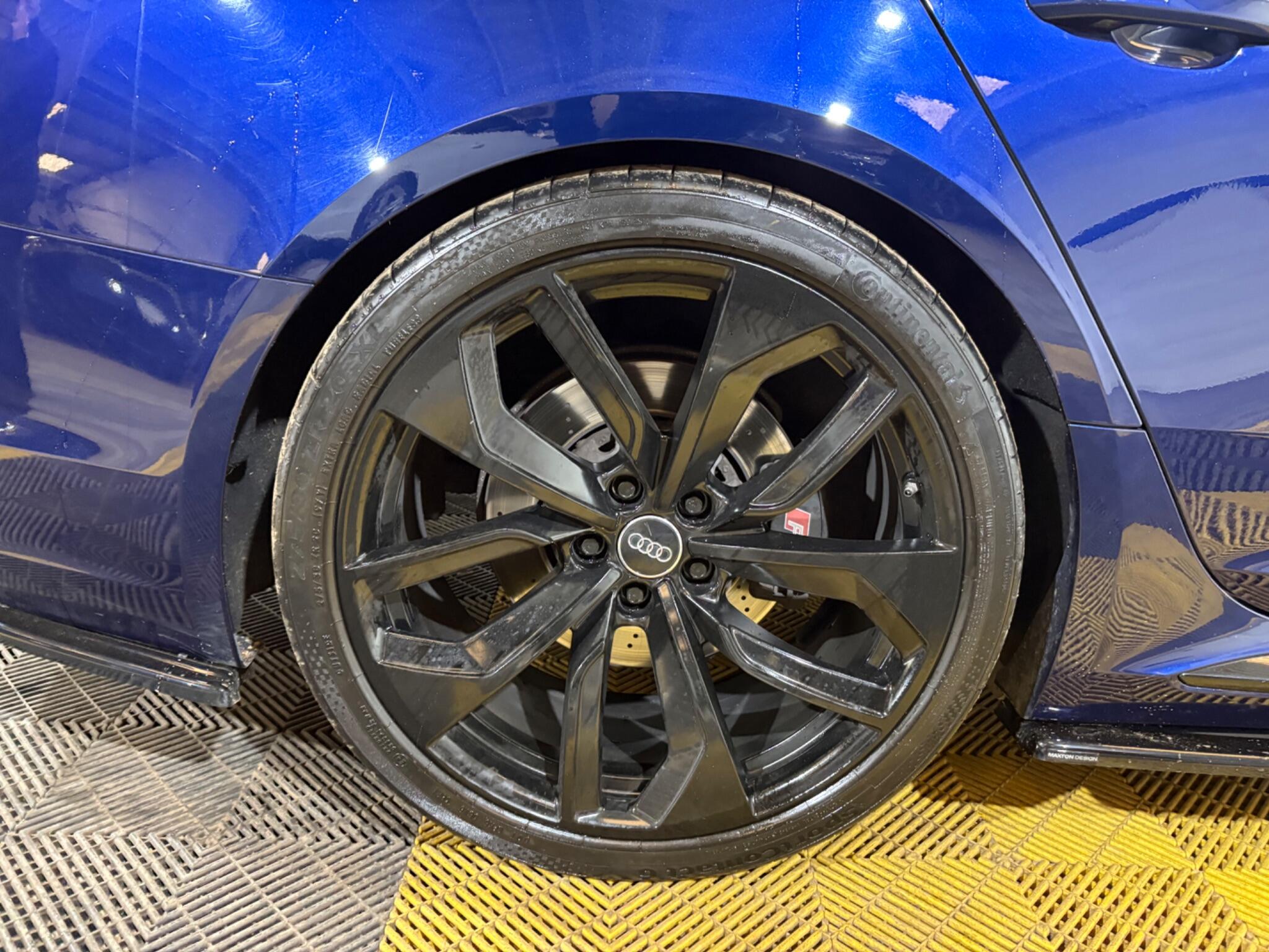 Audi RS4 Avant view 68