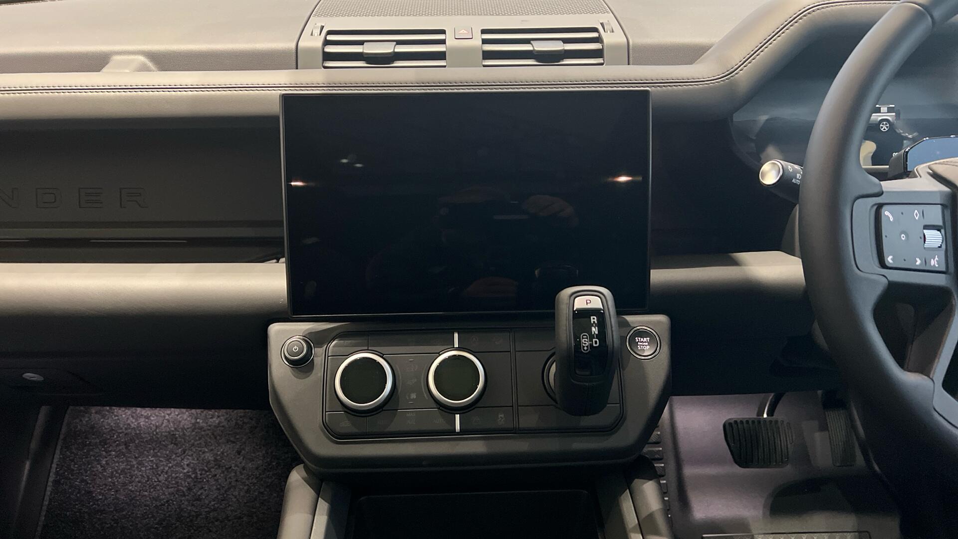 Land Rover Defender view 12