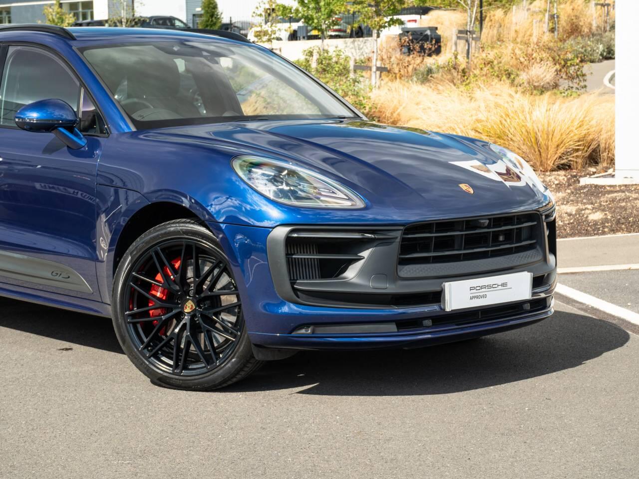 Porsche Macan view 15