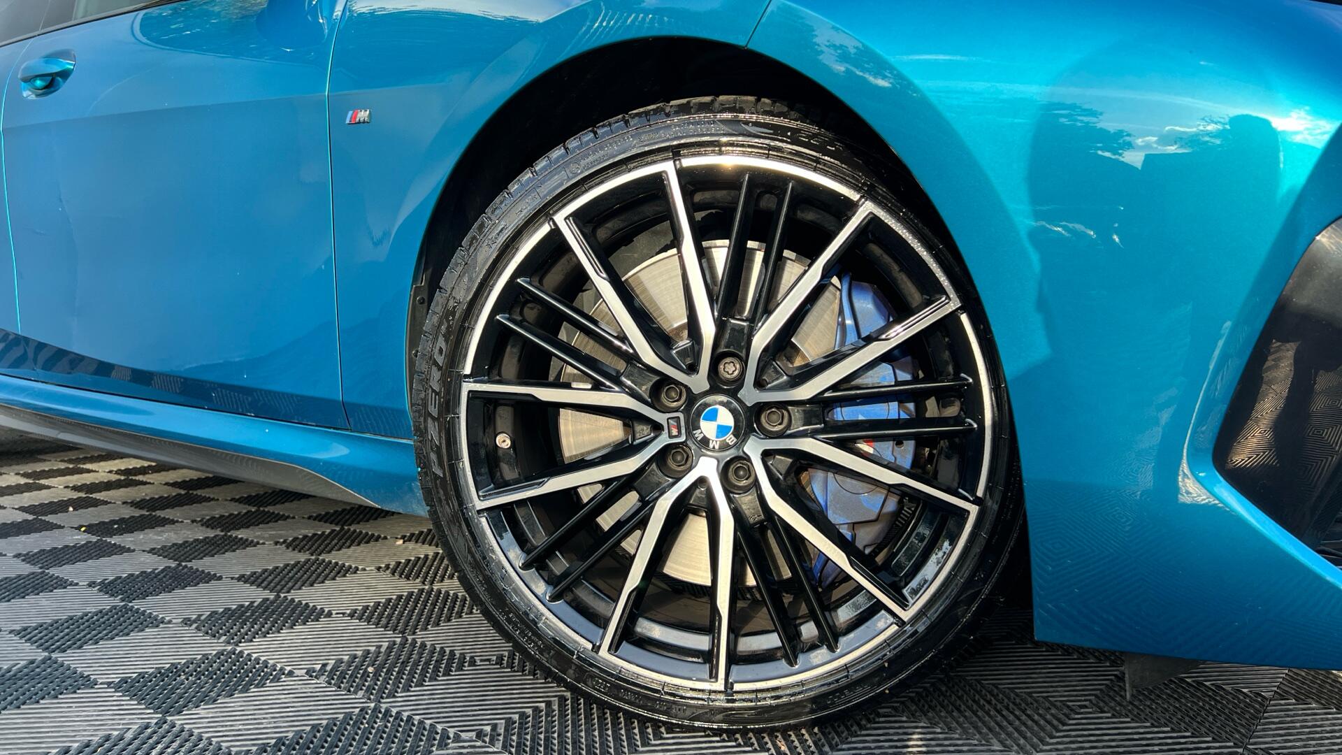 BMW 2 Series view 25