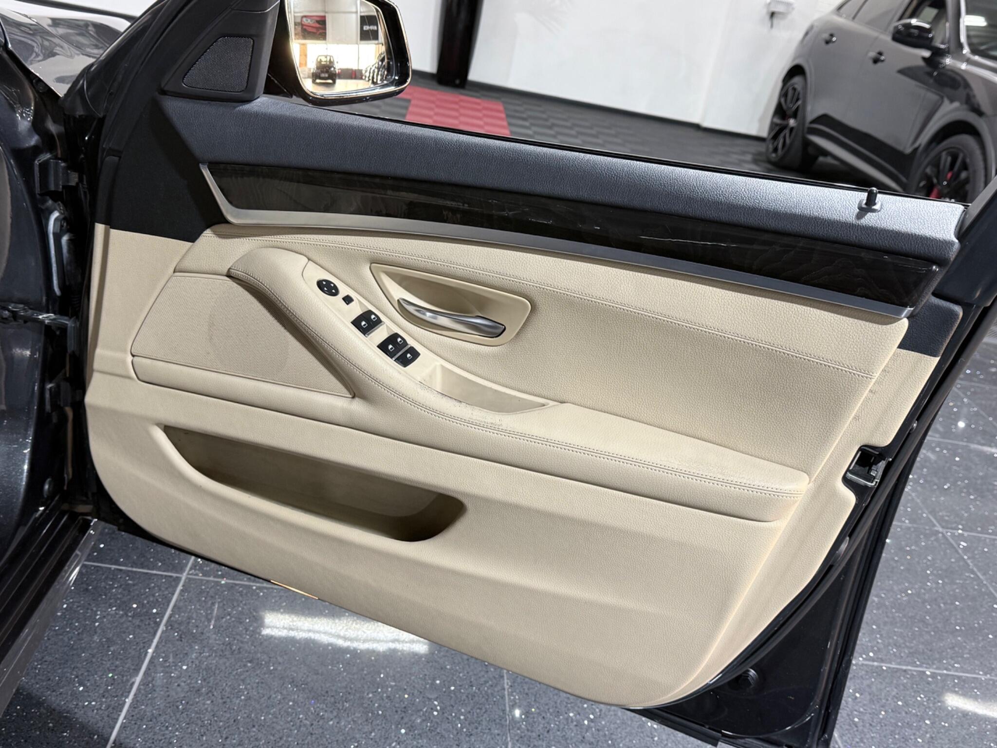BMW 5 Series view 54