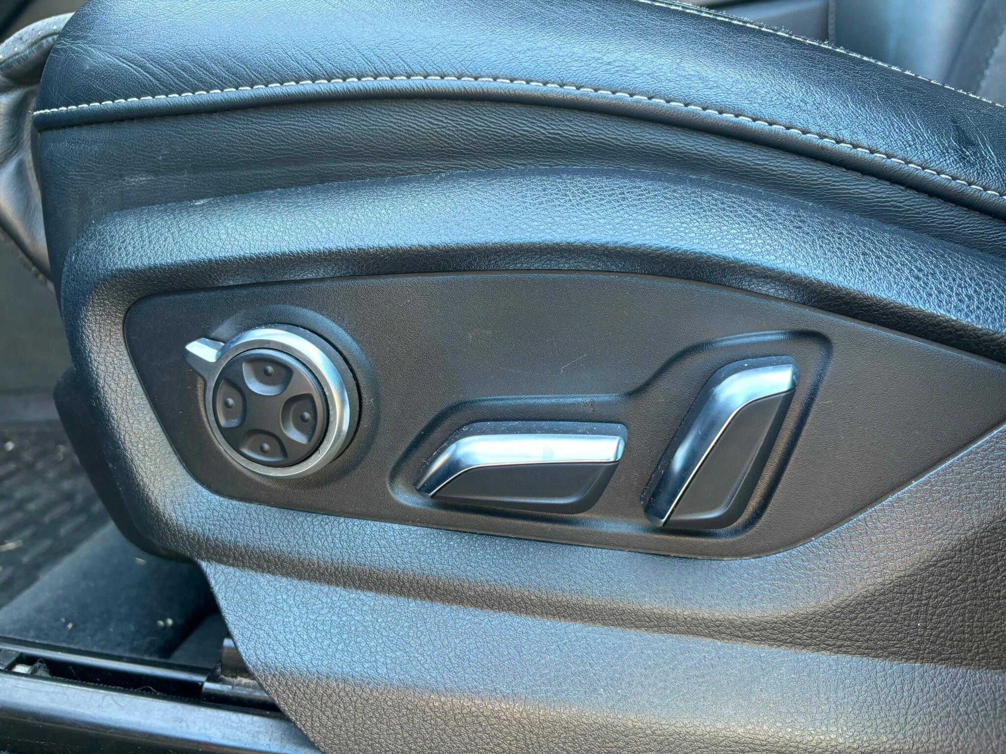 Audi Q7 view 18