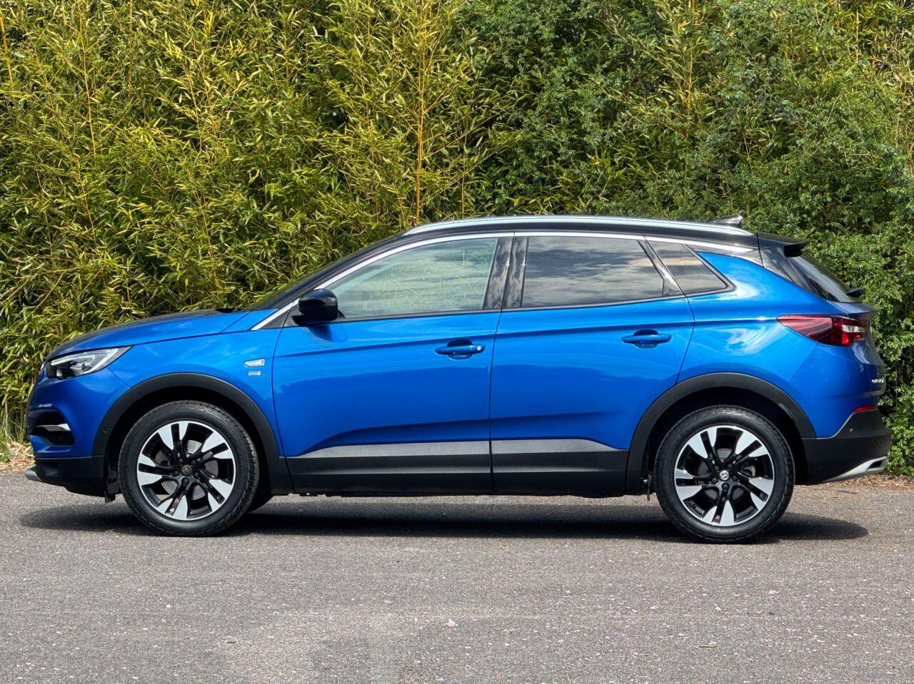 Vauxhall Grandland X view 4