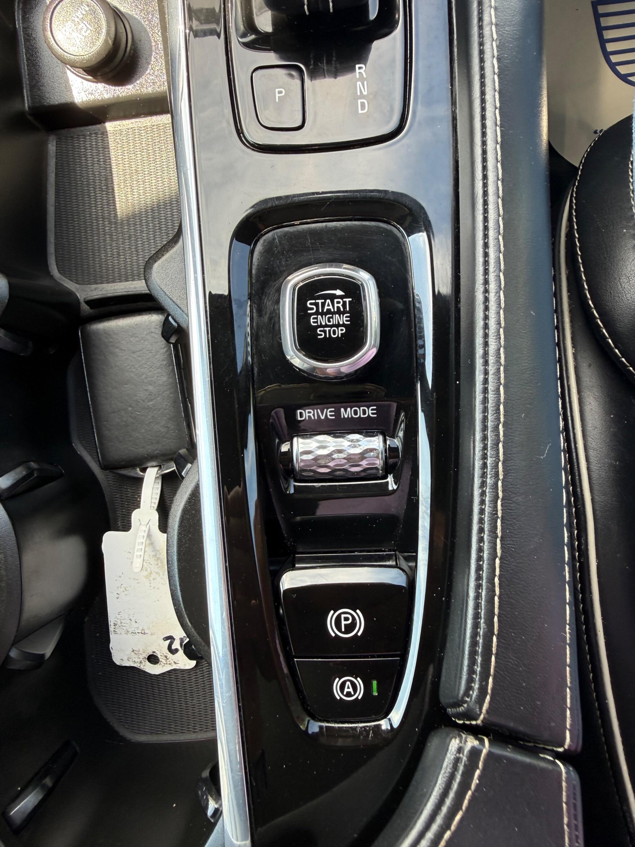 Volvo XC90 view 25