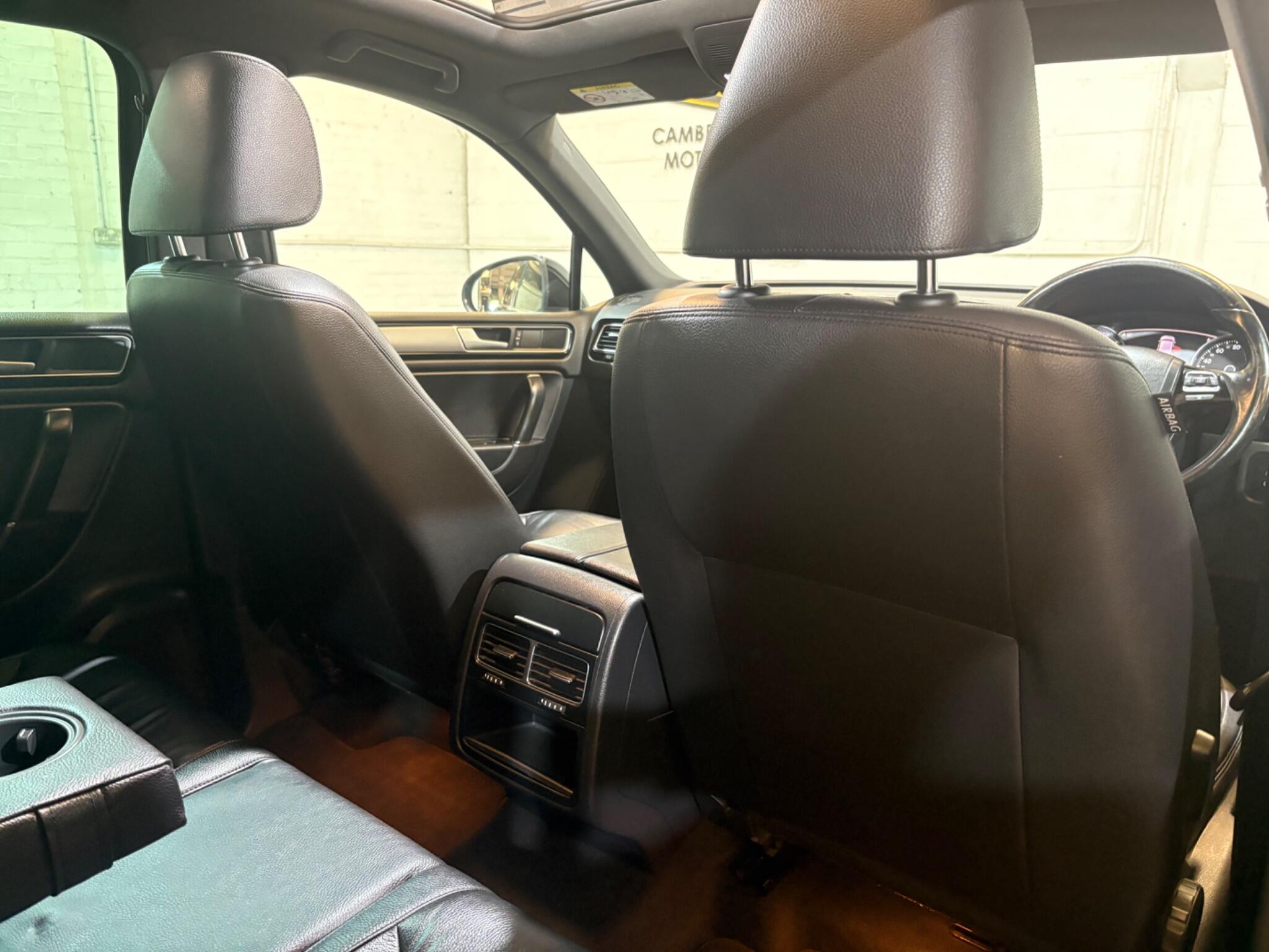 Volkswagen Touareg view 43