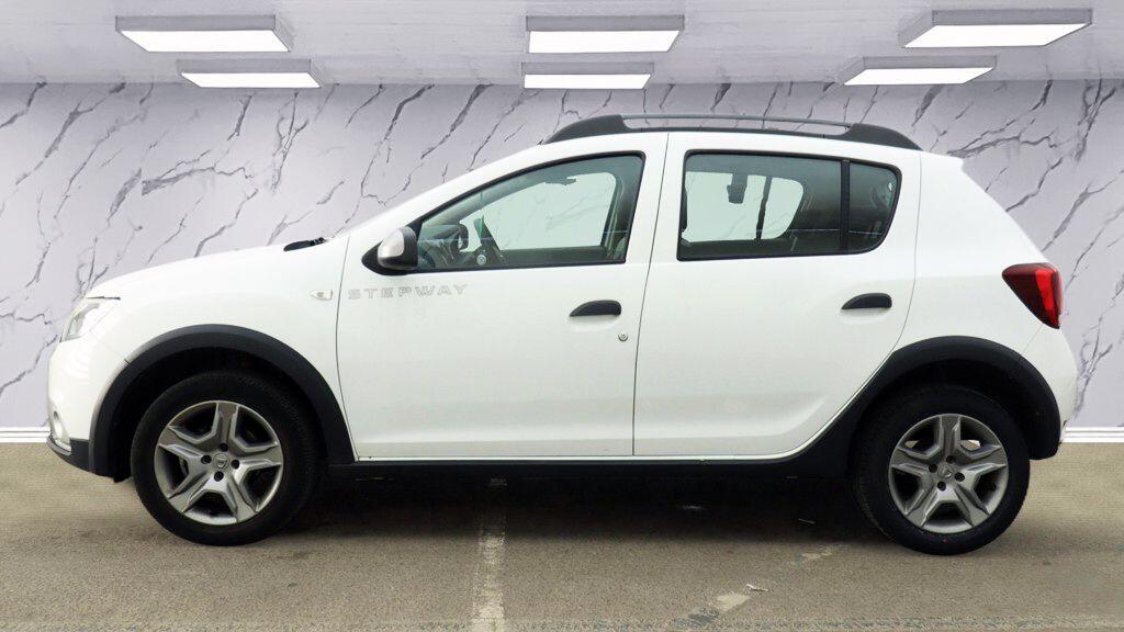 Dacia Sandero view 9
