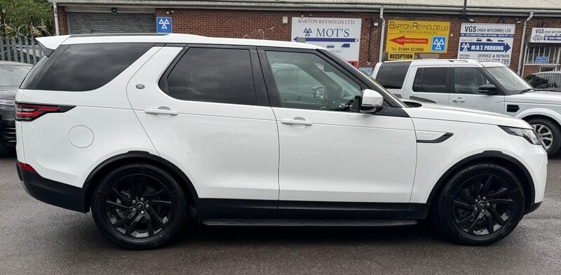 Land Rover Discovery view 8