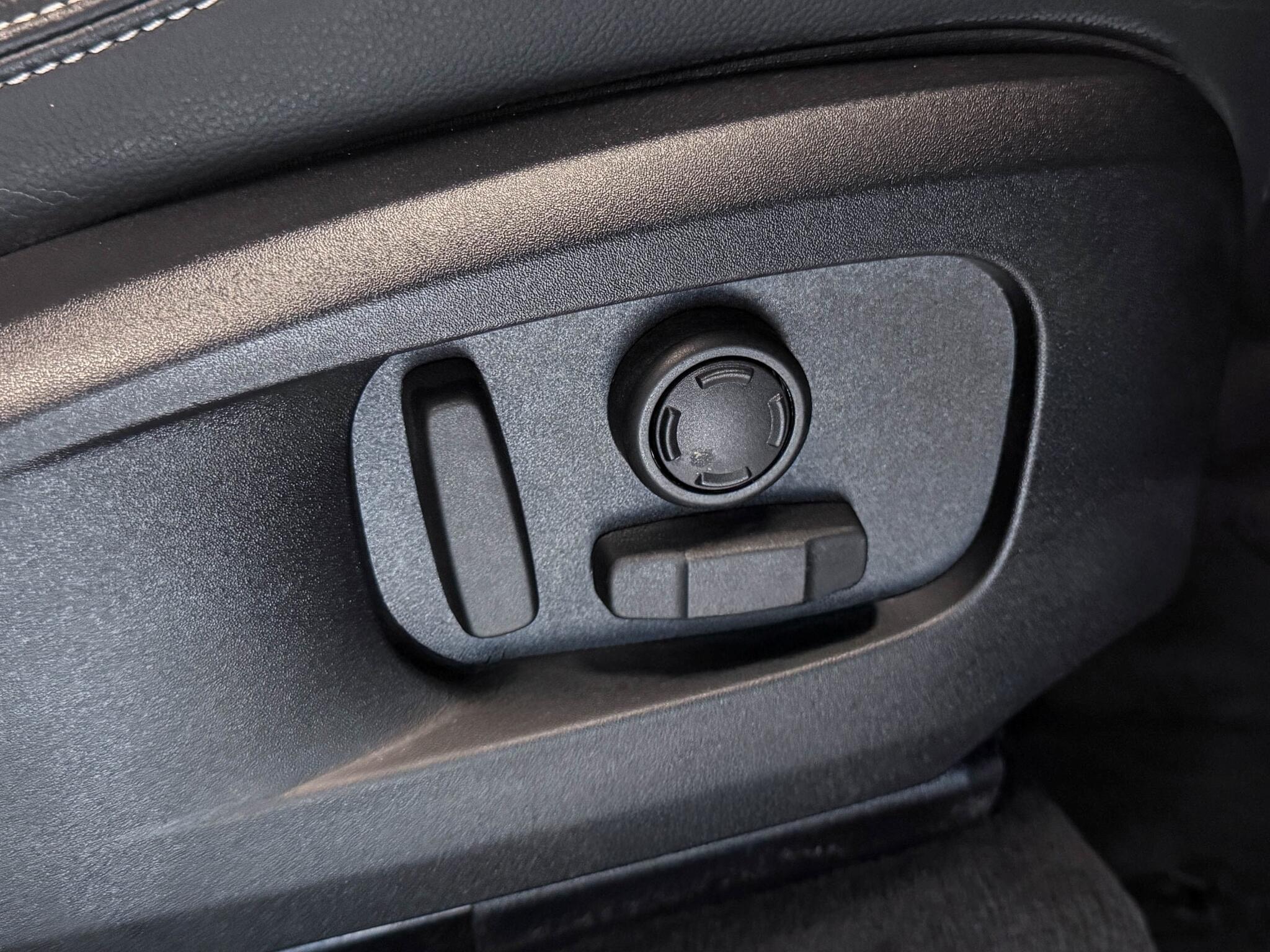 Jaguar F-Pace view 23