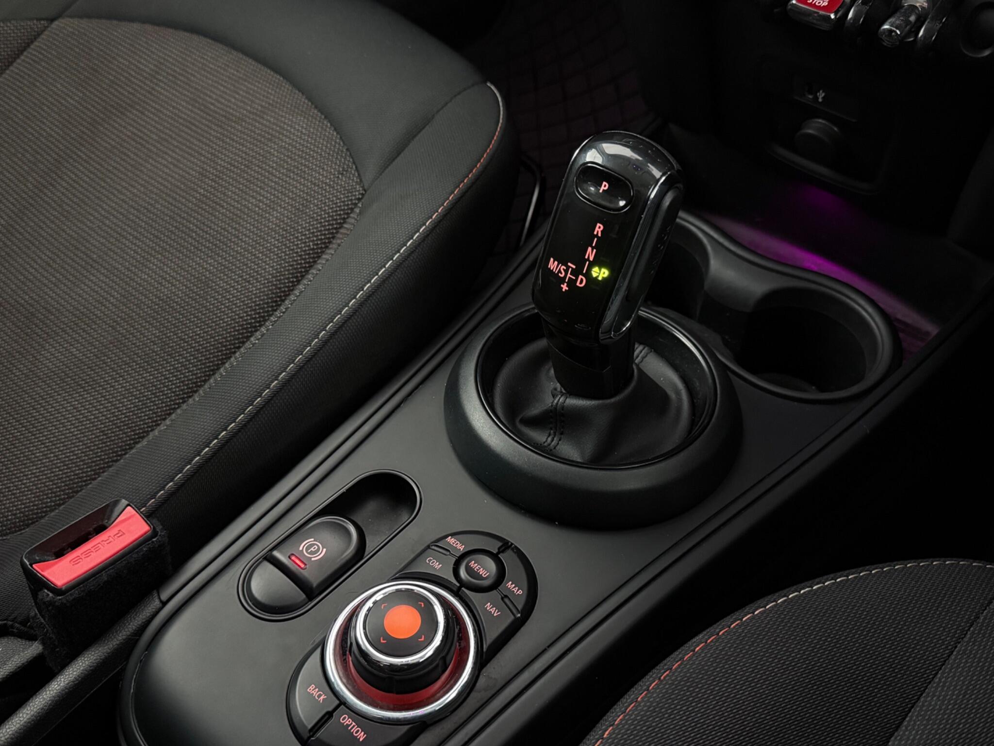 Mini Countryman view 29