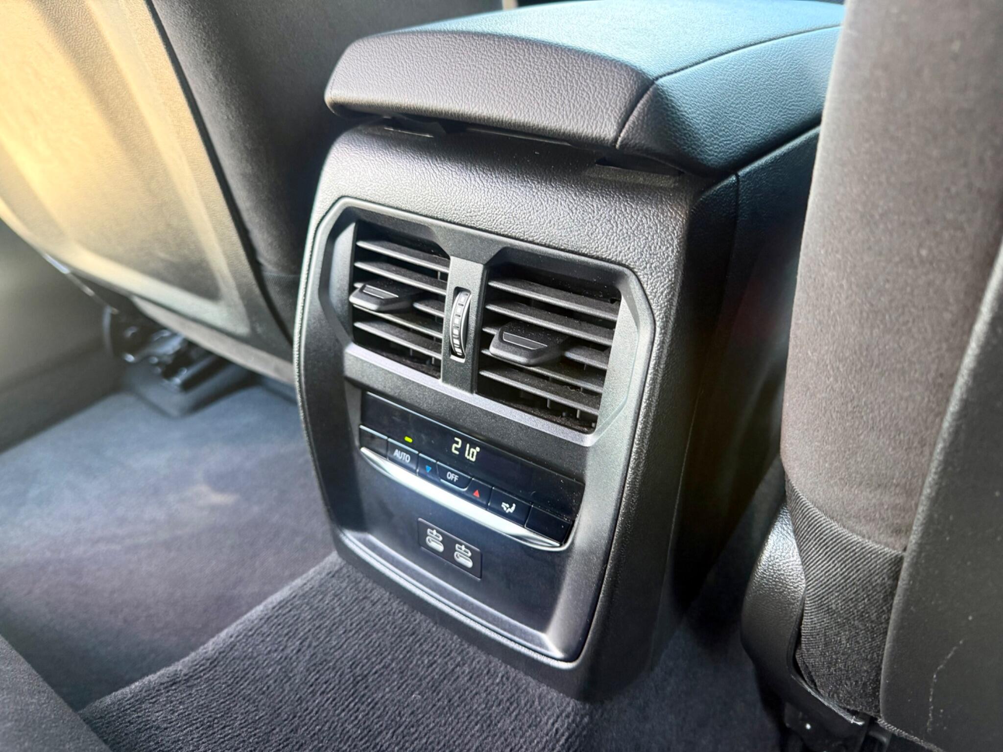 BMW 3 Series view 14