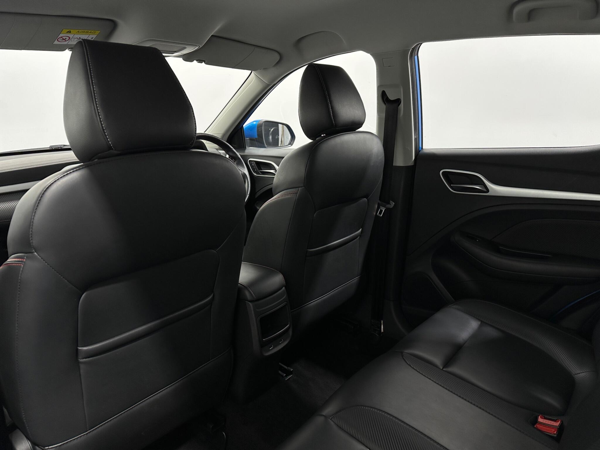 MG ZS view 38