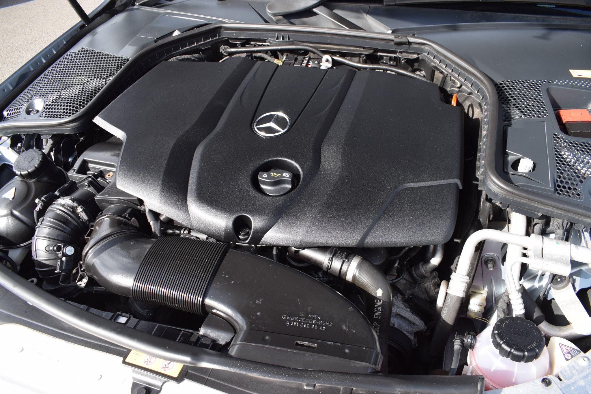 Mercedes-Benz C-Class view 29