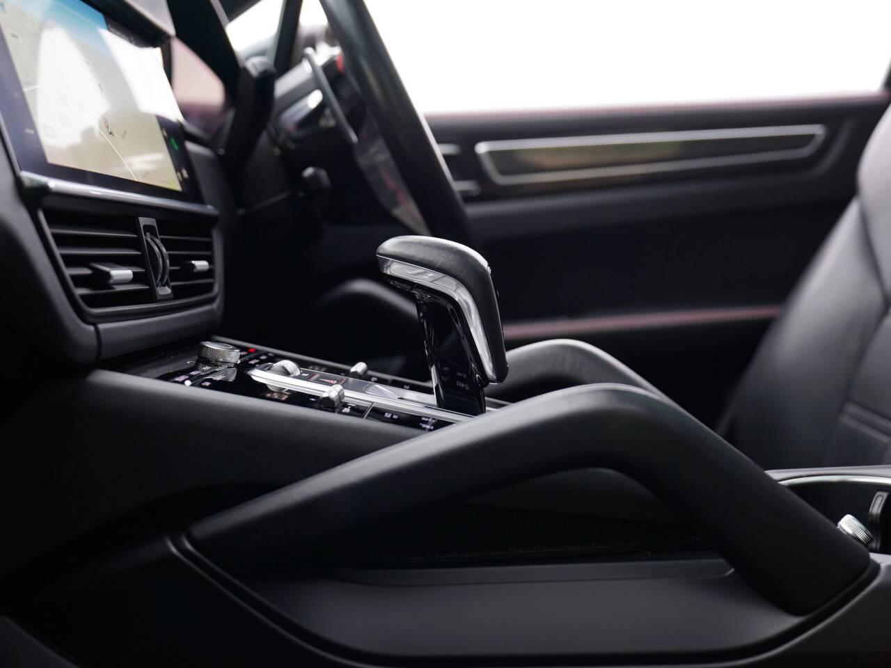 Porsche Cayenne view 42