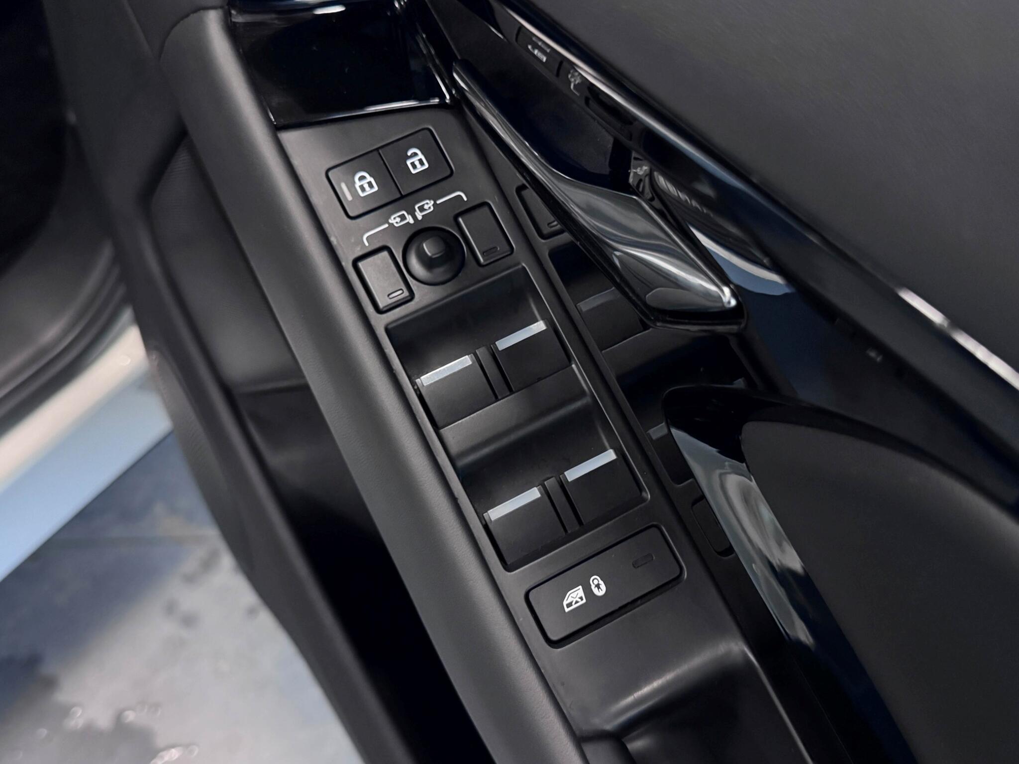 Land Rover Range Rover Evoque view 18