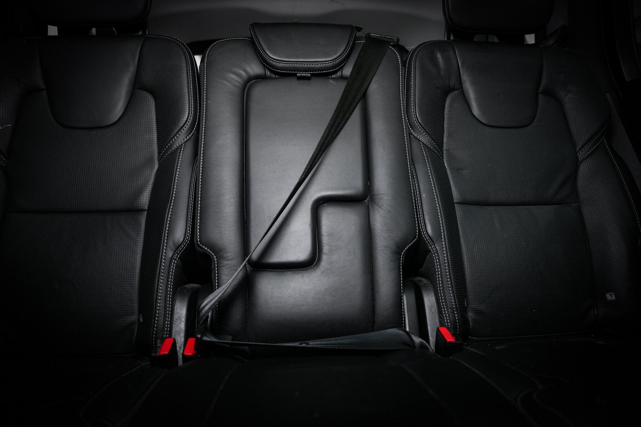 Volvo XC90 view 24