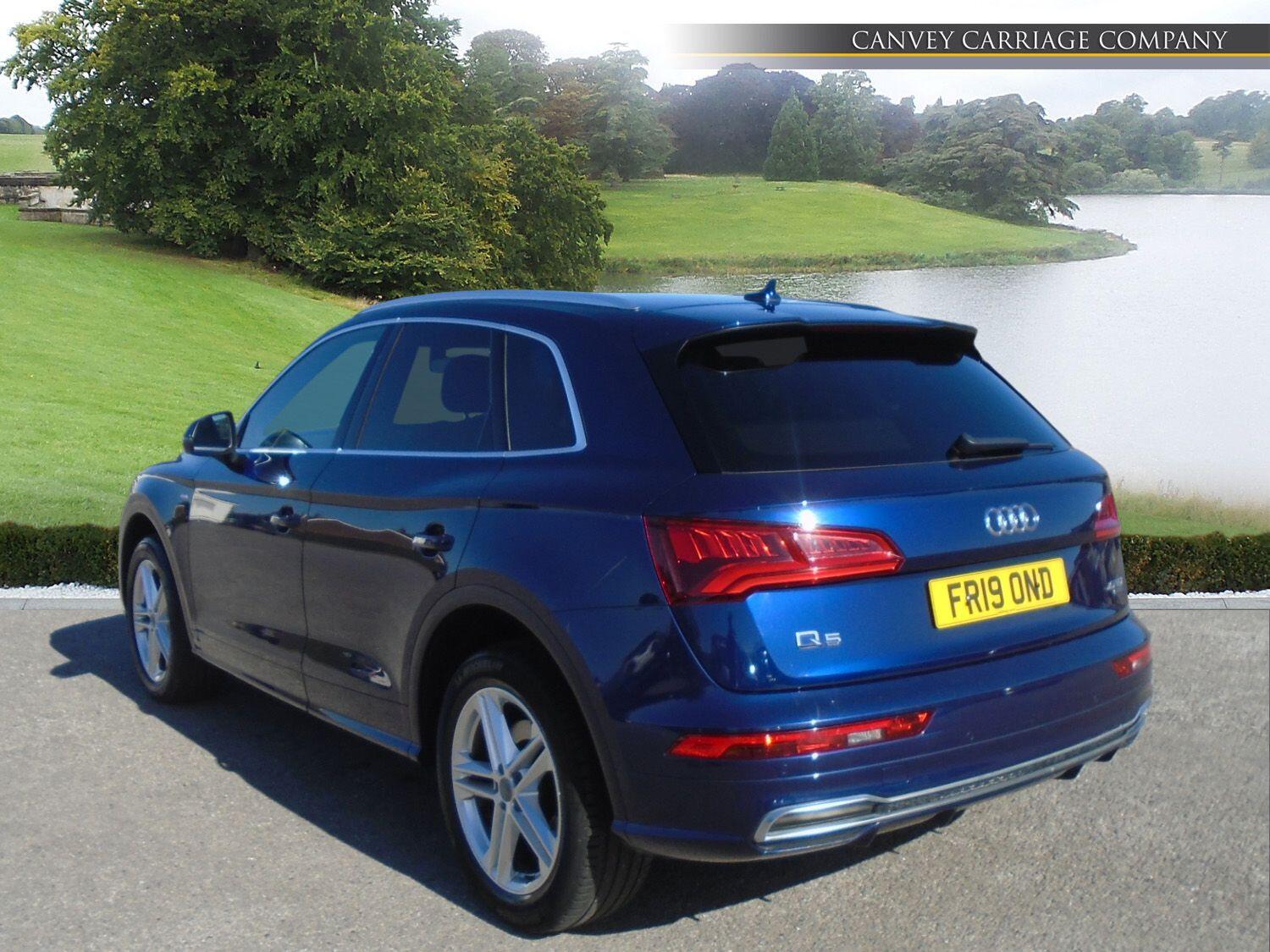 Audi Q5 view 4