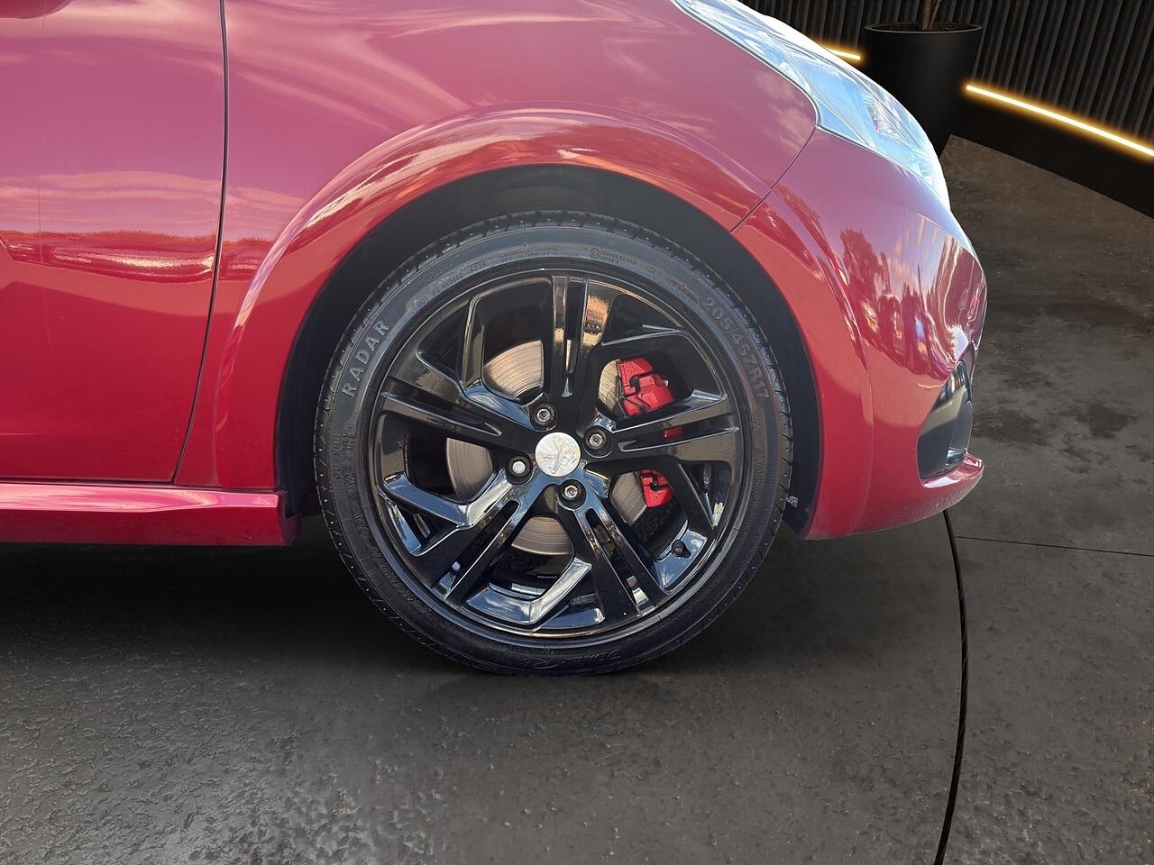 Peugeot 208 view 28