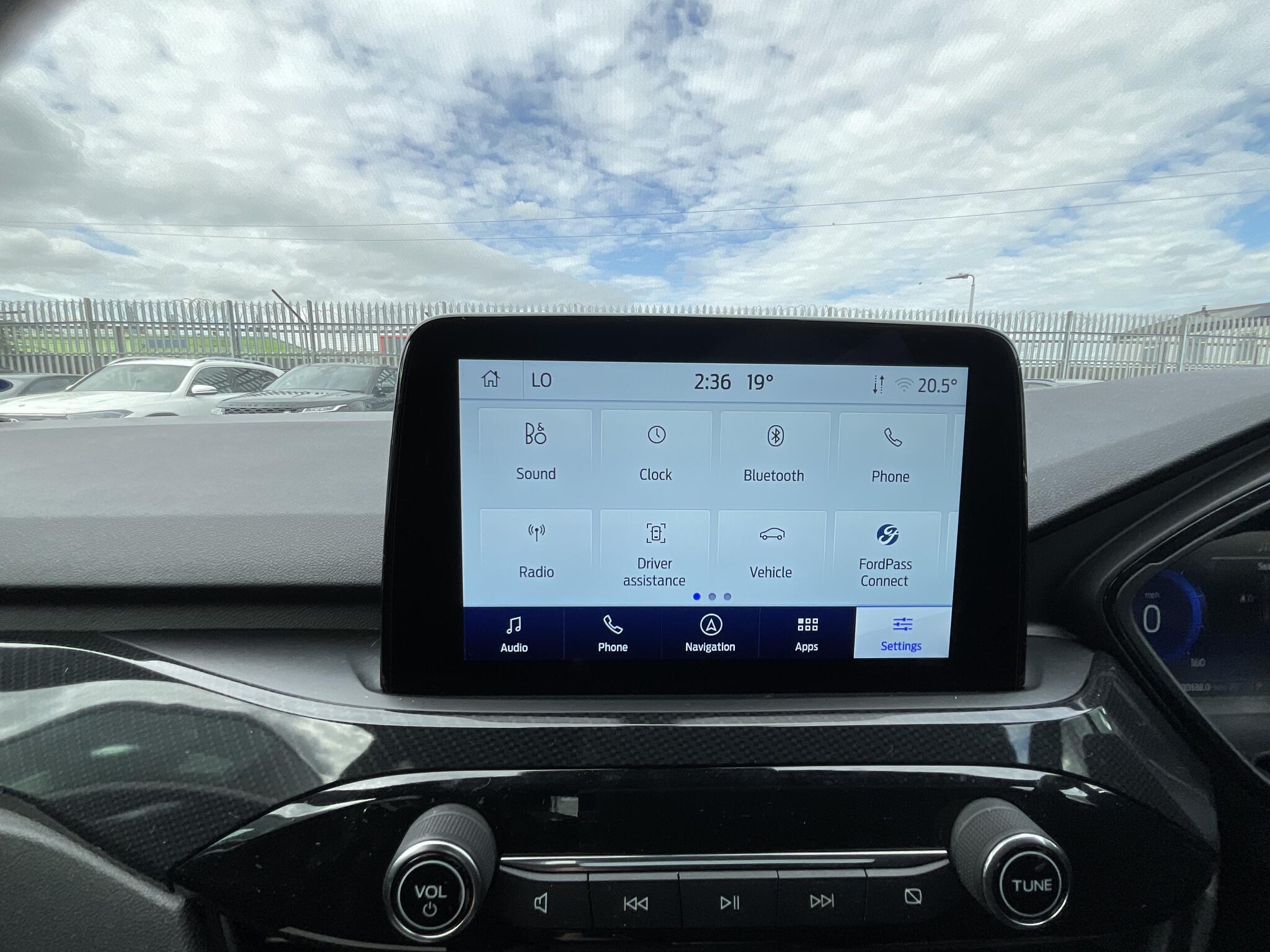 Ford Kuga view 32