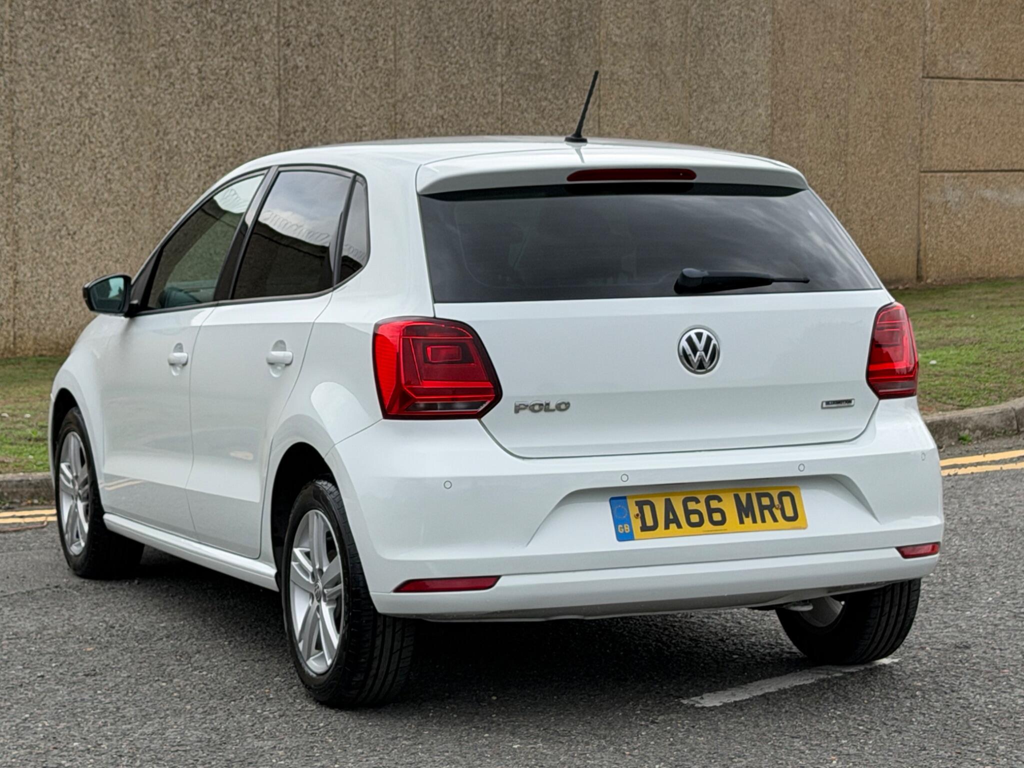 Volkswagen Polo view 7