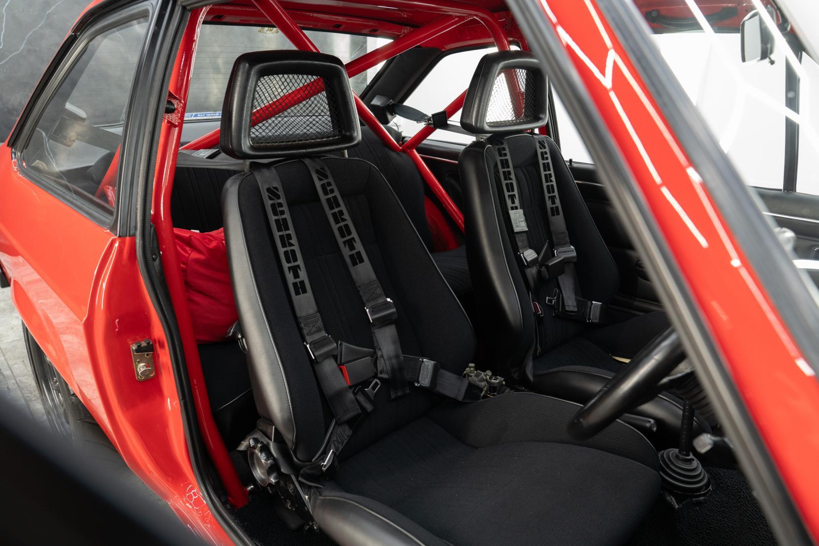 Ford Escort view 7