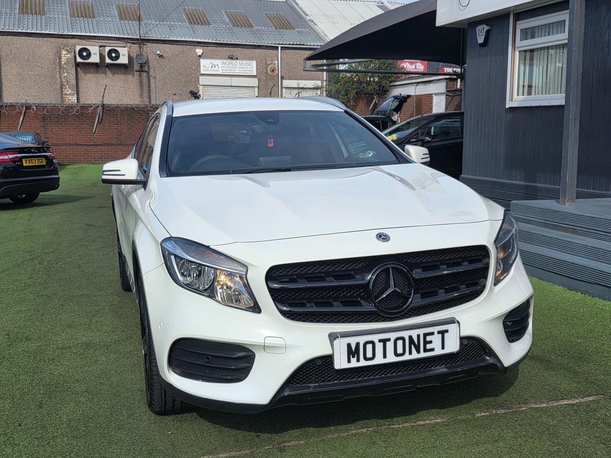 Mercedes-Benz Gla view 25