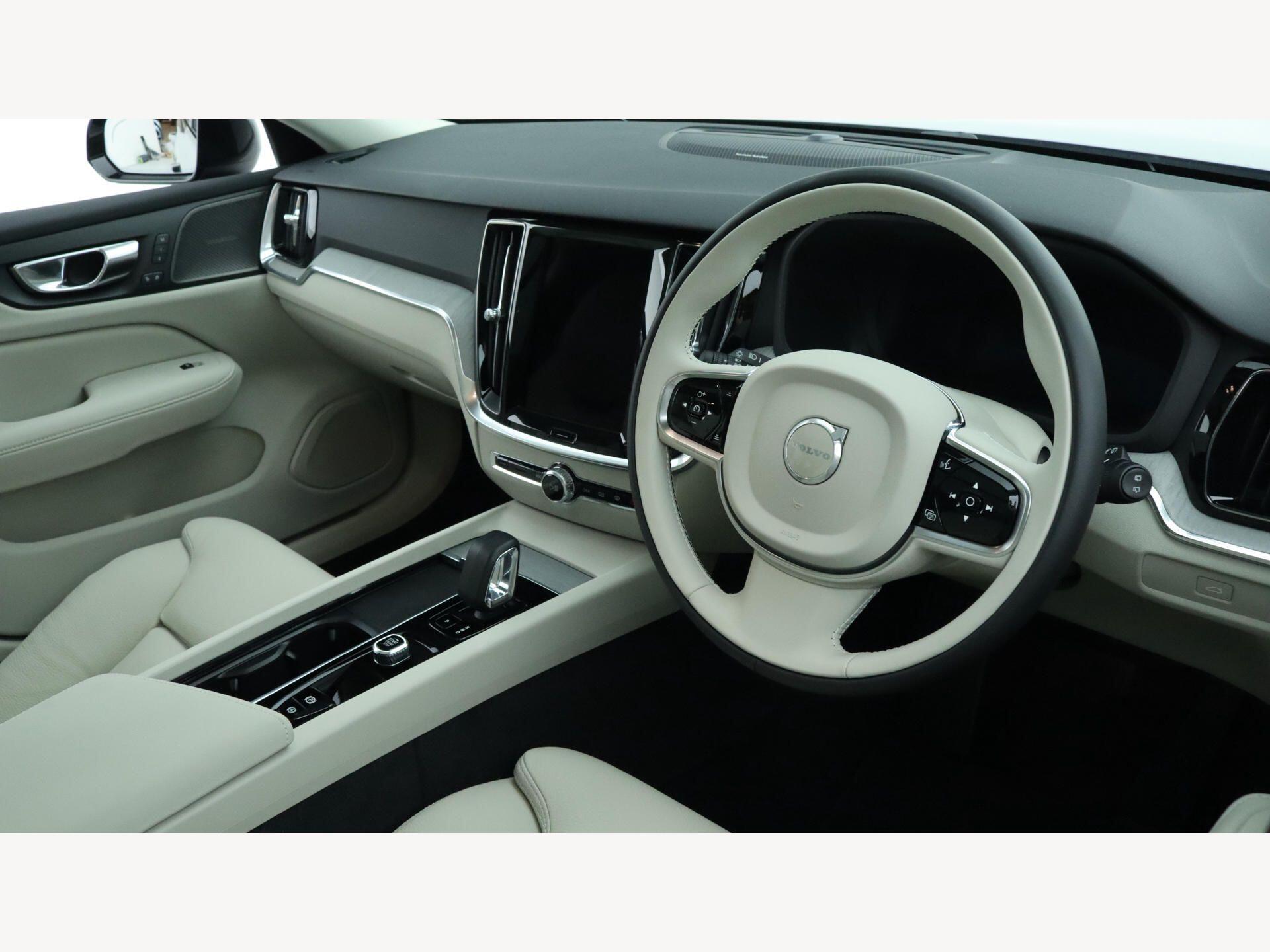 Volvo V60 view 5
