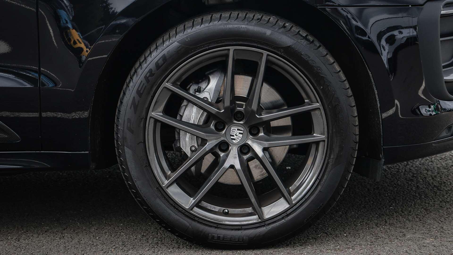 Porsche Macan view 6