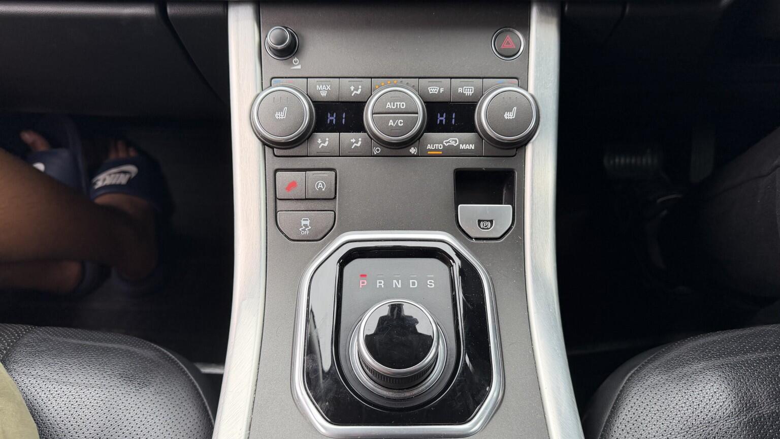 Land Rover Range Rover Evoque view 41